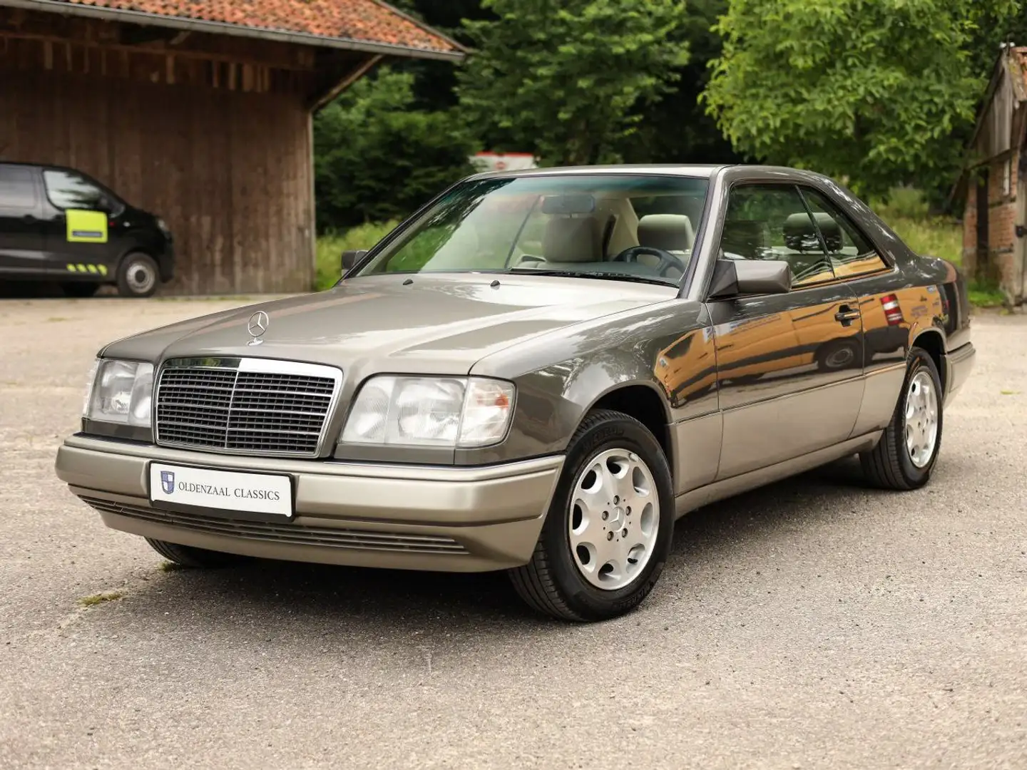 Mercedes-Benz E 320 Grijs - 1