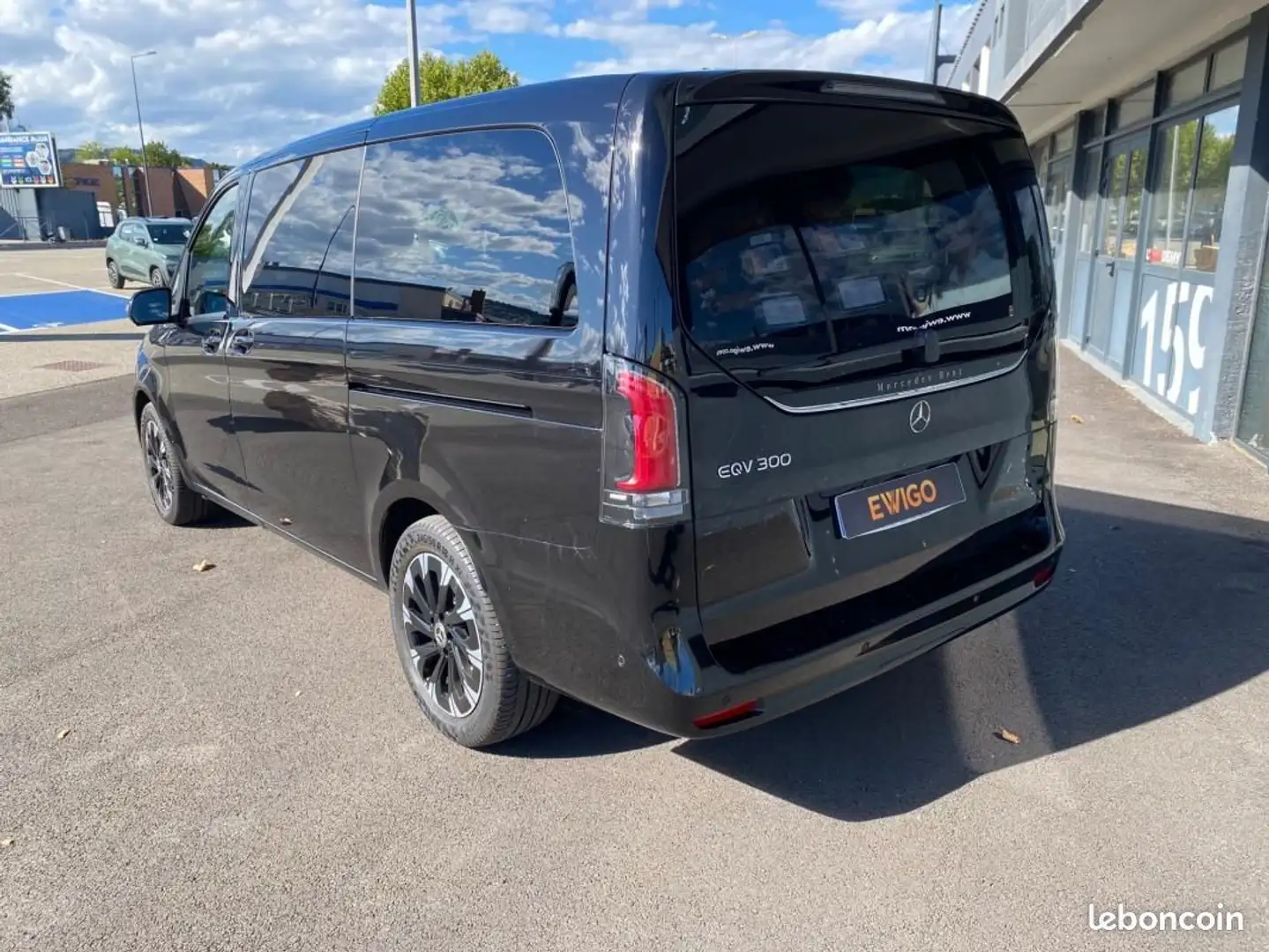 Mercedes-Benz EQV 300 Mercedes TVA Récupérable 66 658 HT 300 ELECTRIC 204CH 95PPM 90KW LONG L3 AVANTGARDE BVA Noir - 2