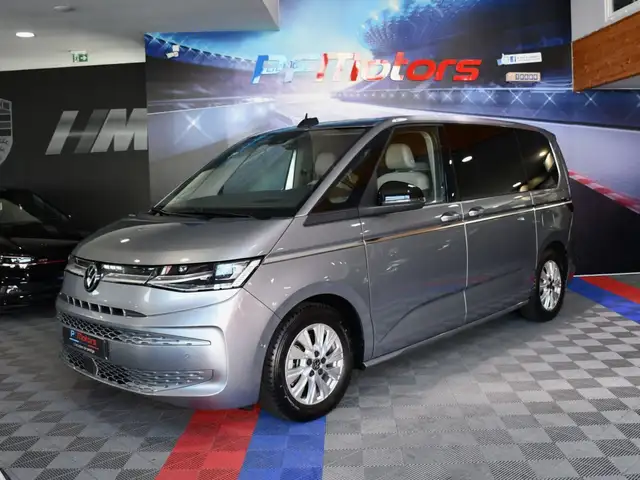 Volkswagen T7 Multivan T7 Style 1.4 eHybrid 218 DSG GPS Virtual Toit Pano Portes électriques DCC ACC Caméra Front Table Centrale JA 17