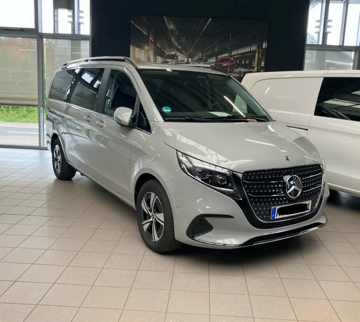 Mercedes-Benz V 250 V 250 d RWD AVANTGARDE lang (447.813) Grey - 1
