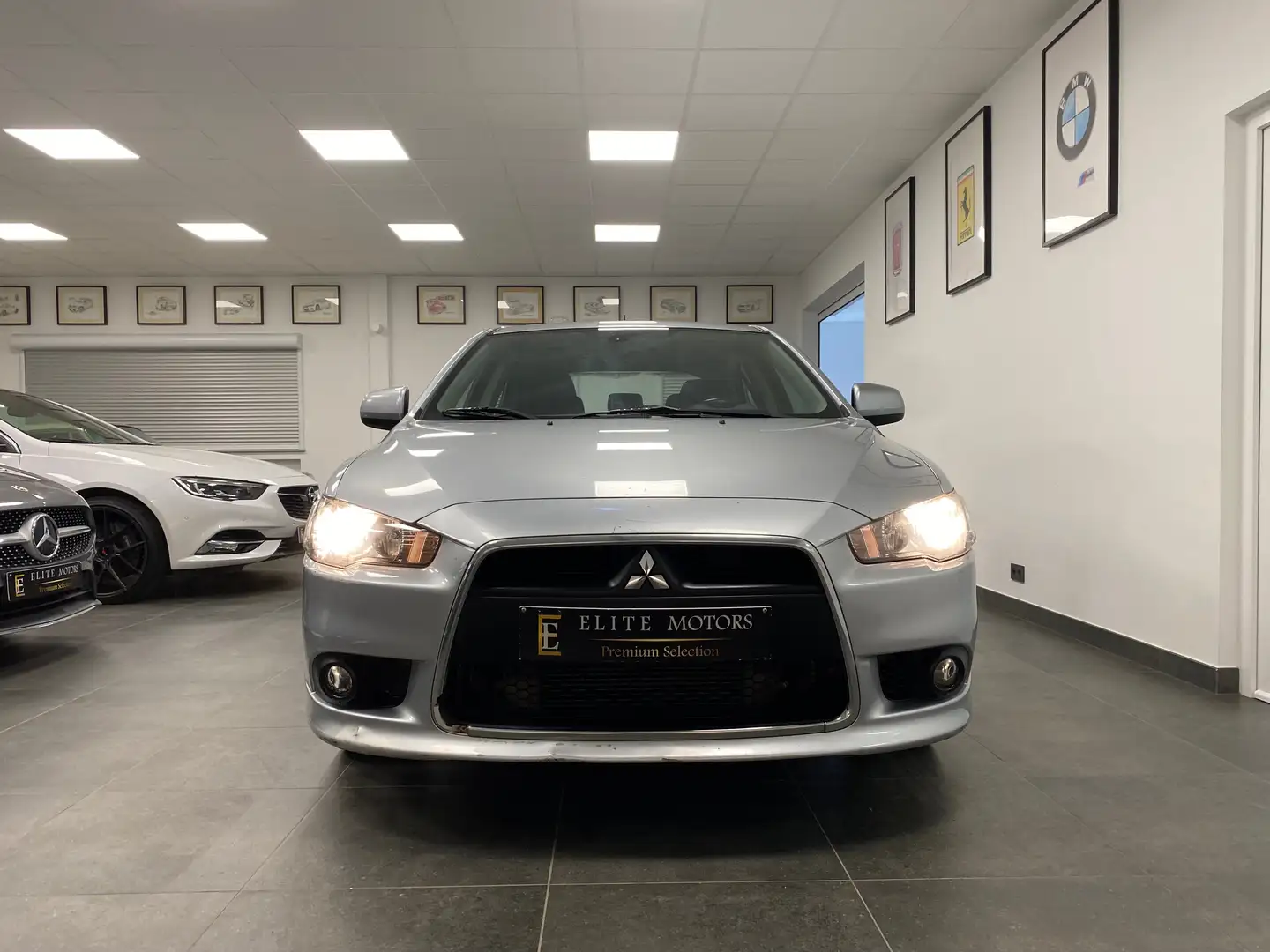 Mitsubishi Lancer 2.0 DI-D Invite / 1erMAIN/ BONNE ETAT/ Plateado - 2