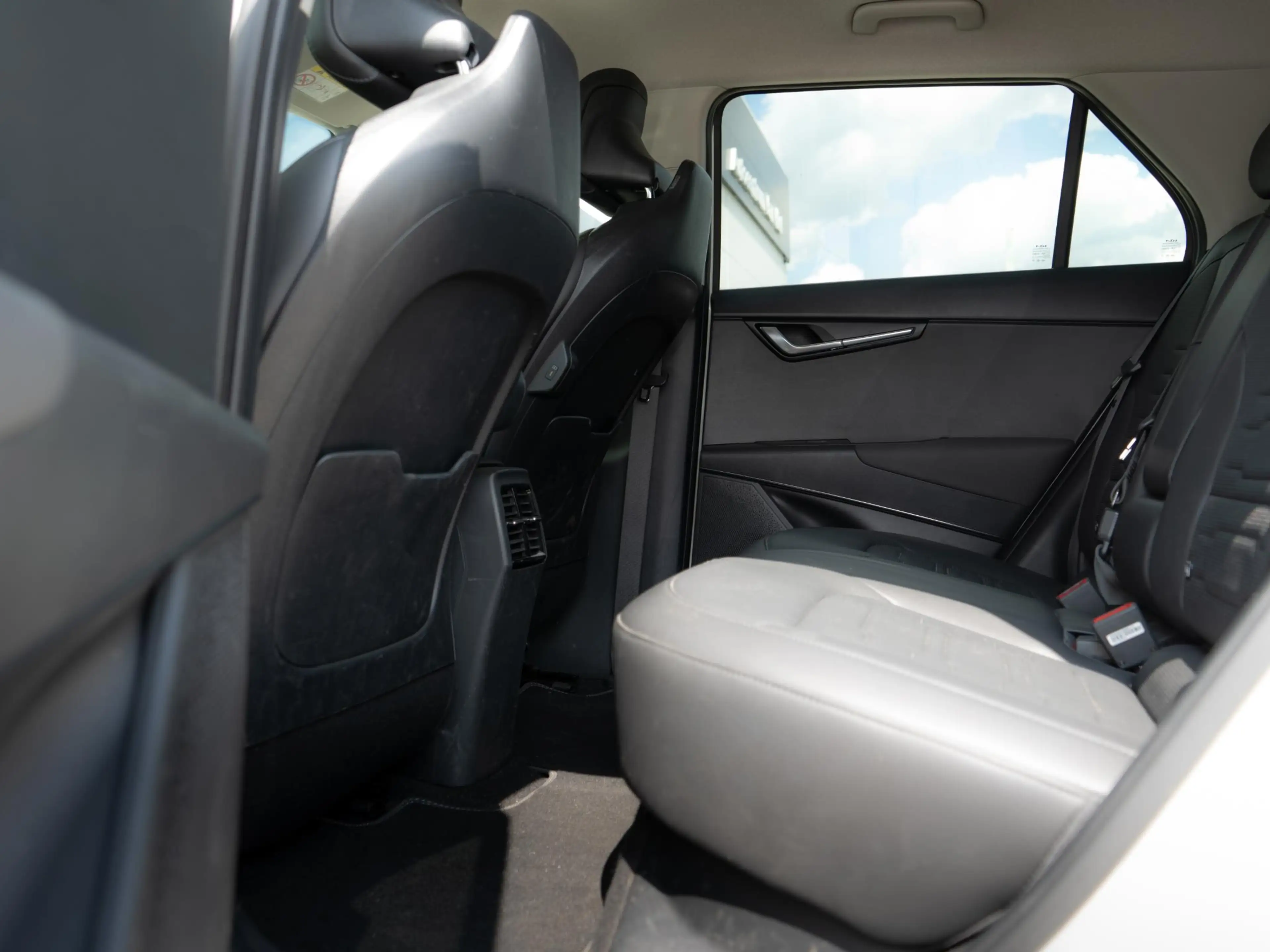 Kia e-Niro EV Edition Advanced 64.8 kWh | Stoel en stuurverwa — photo 10