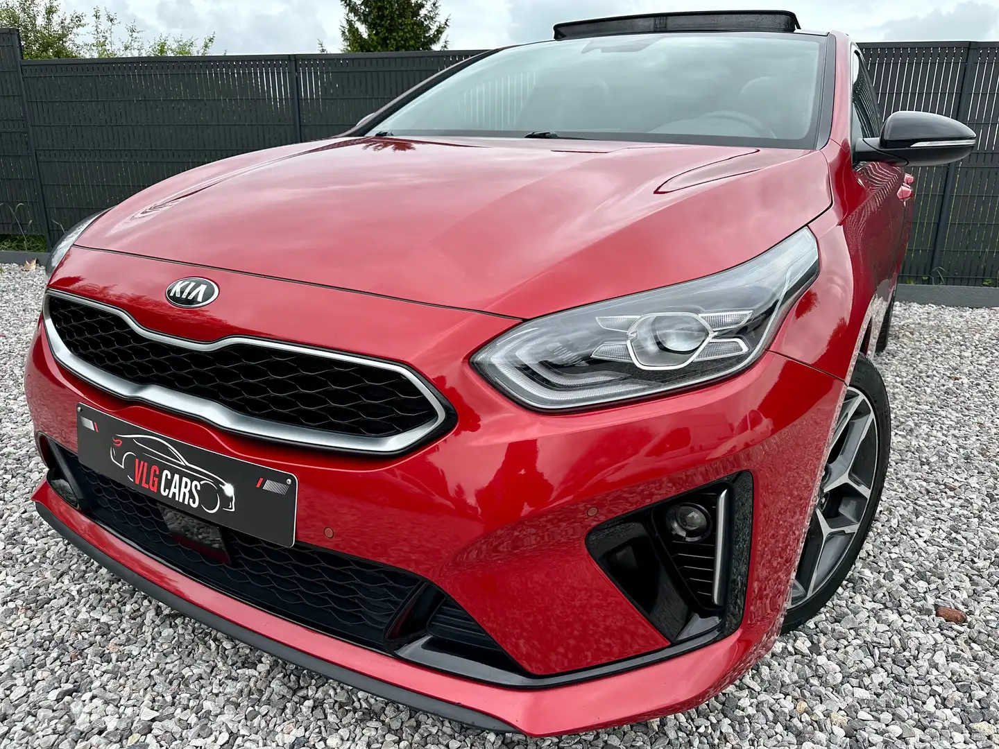 Kia ProCeed / pro_cee'd 1.6 CRDi GT-Line Automatique / Pano / Cuir / Full Red - 2