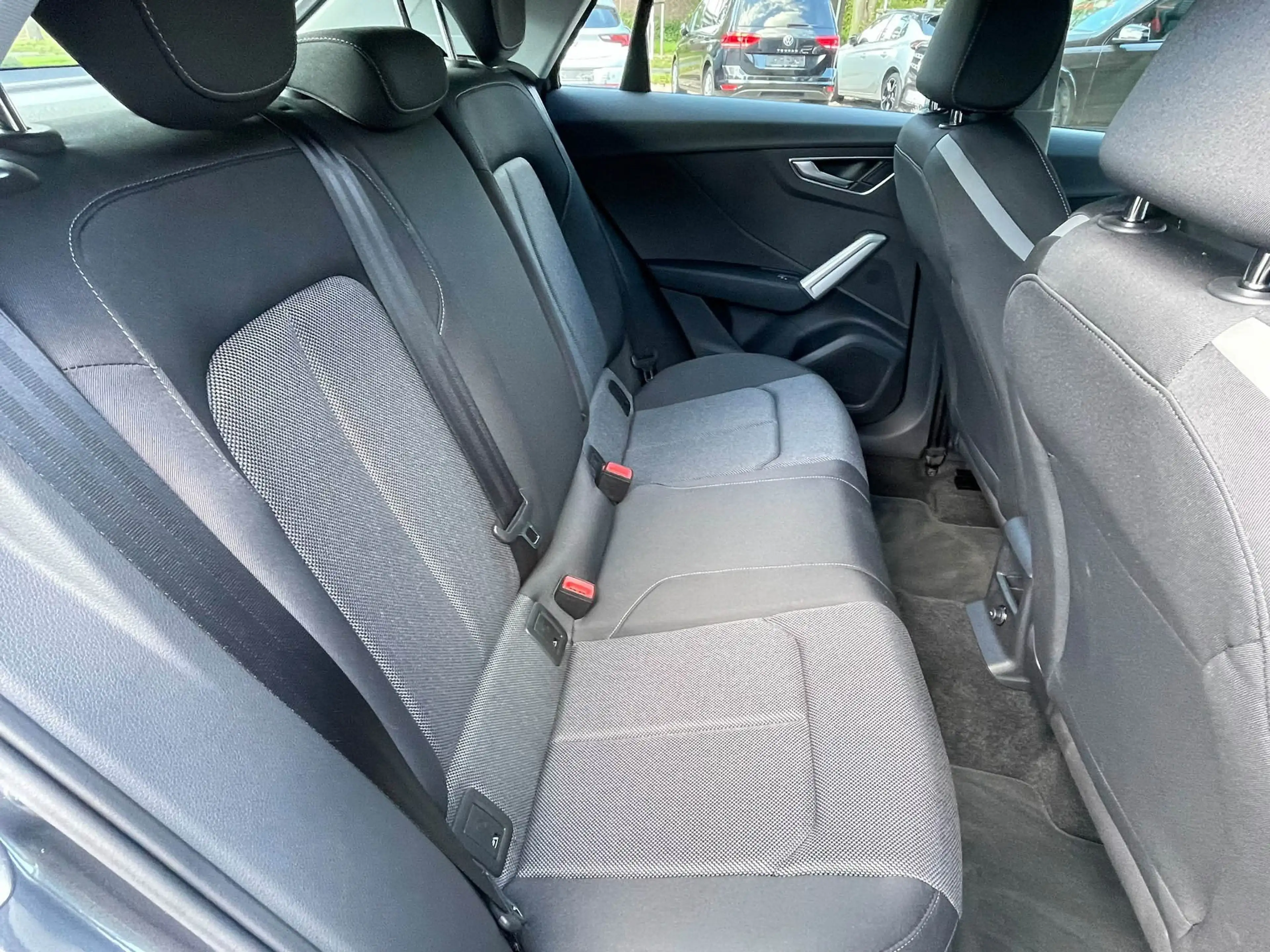Audi Q2 35 TFSI S line Aut. CarPlay Kamera el.Heckk Matr — photo 14