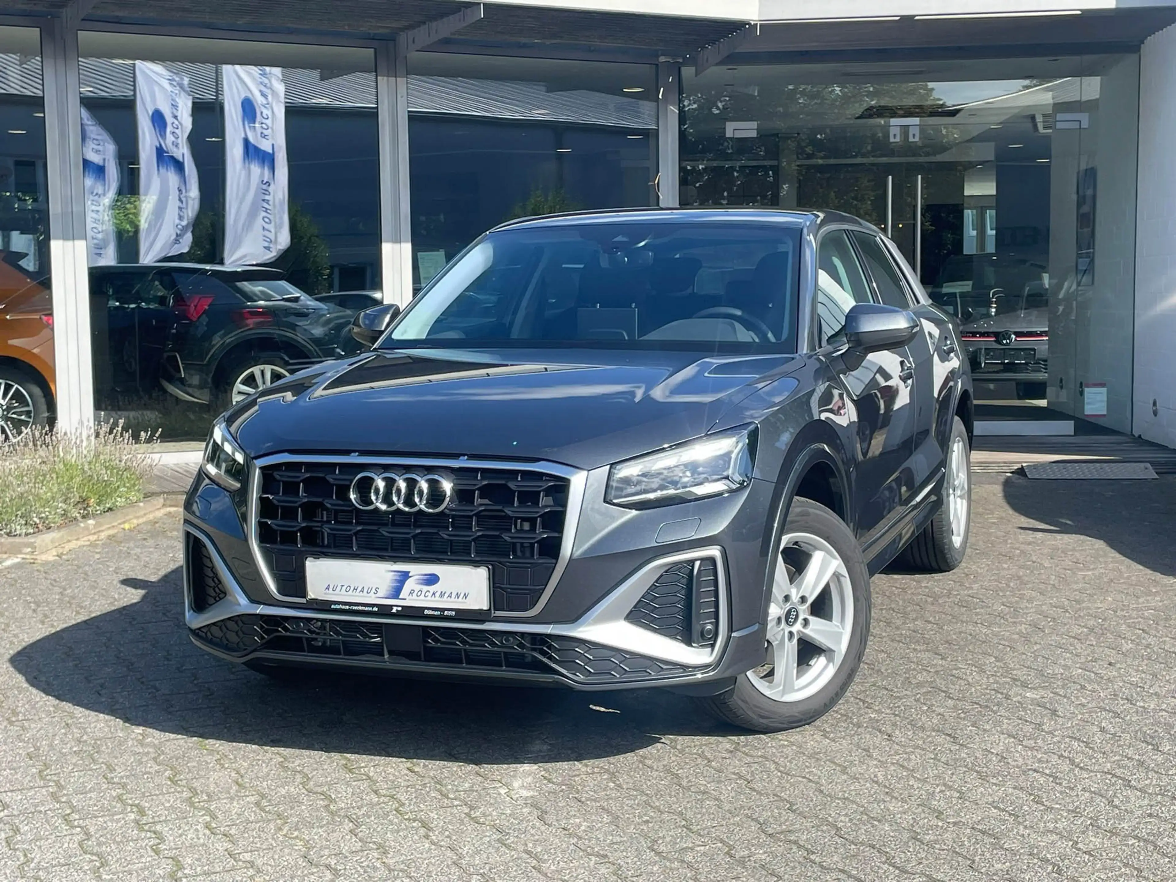 Audi Q2 35 TFSI S line Aut. CarPlay Kamera el.Heckk Matr — photo 3