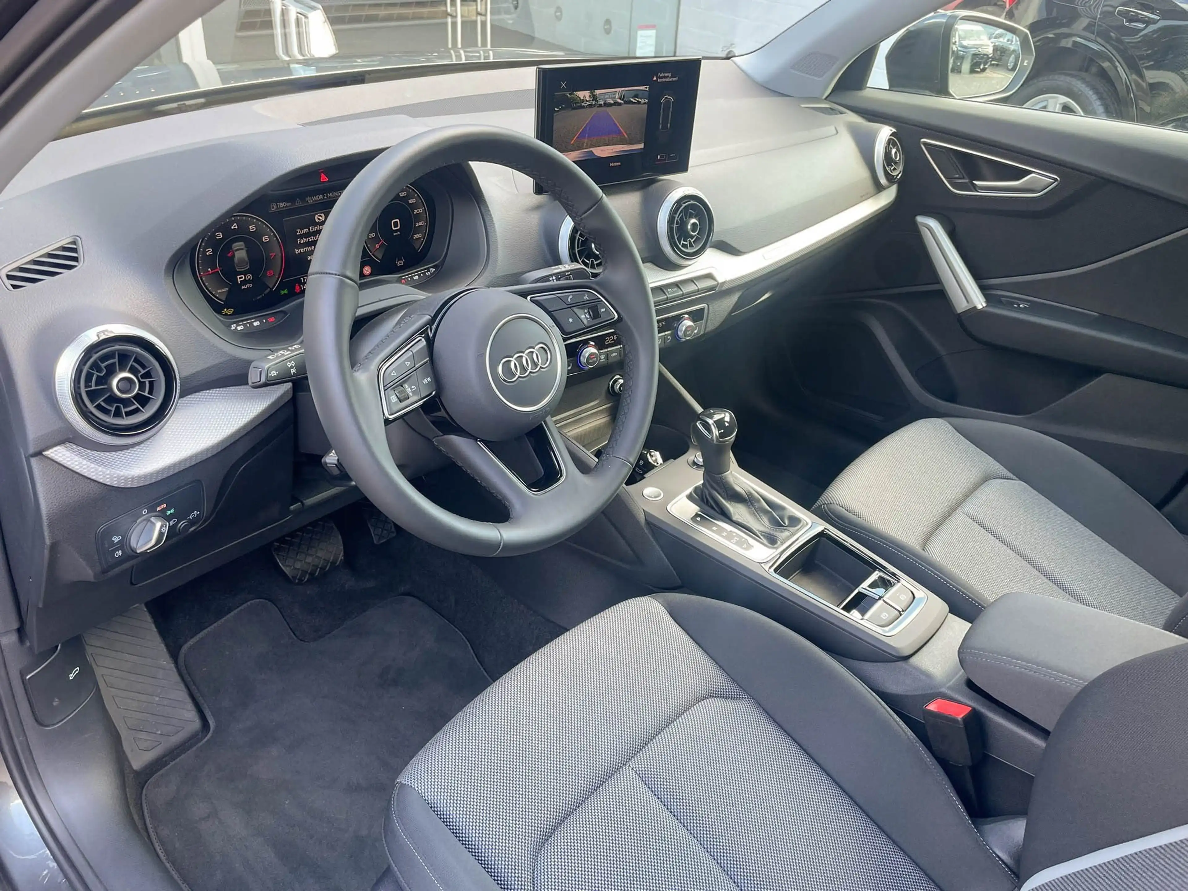 Audi Q2 35 TFSI S line Aut. CarPlay Kamera el.Heckk Matr — photo 9