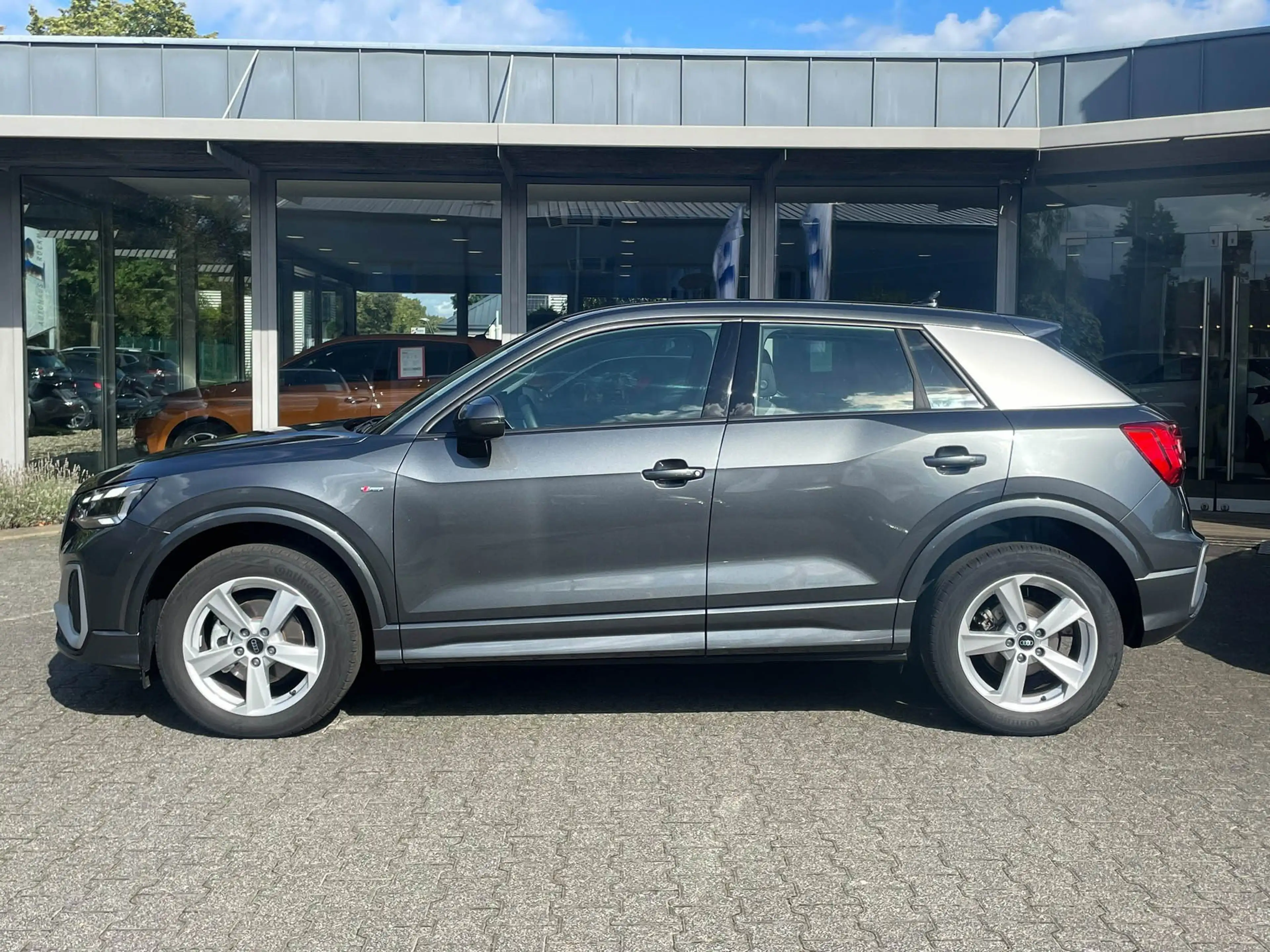 Audi Q2 35 TFSI S line Aut. CarPlay Kamera el.Heckk Matr — photo 4