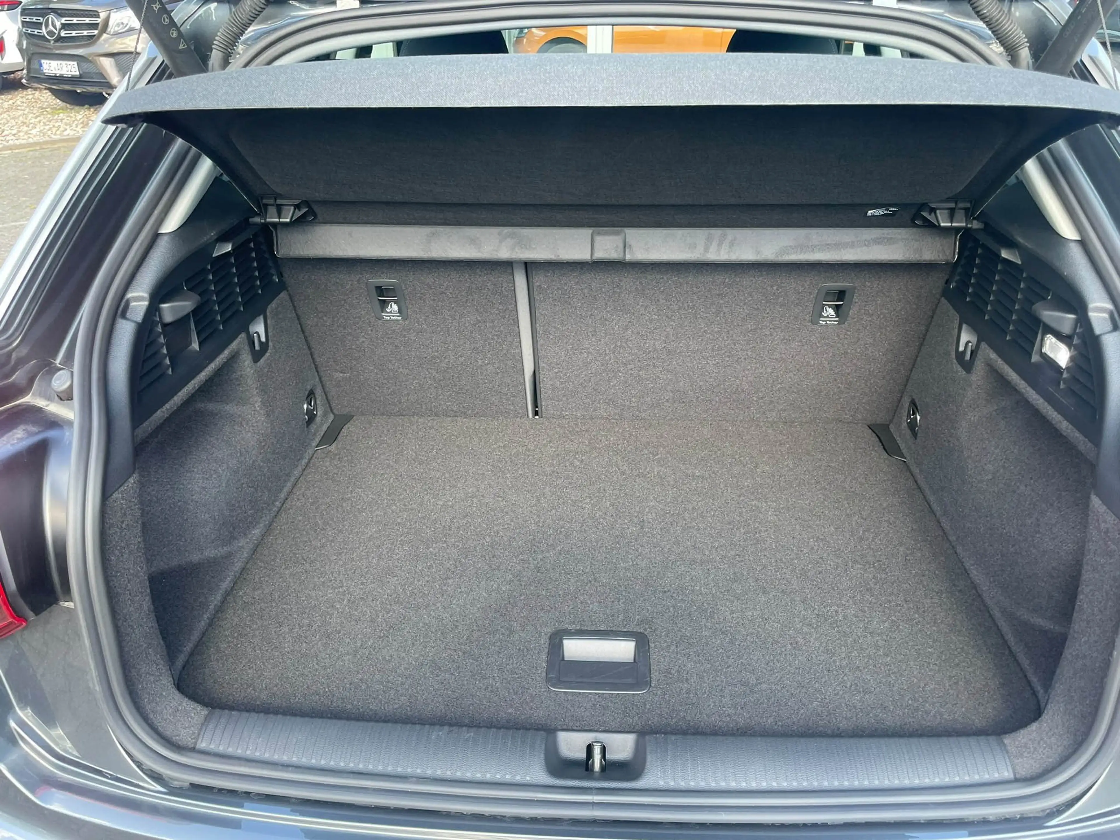 Audi Q2 35 TFSI S line Aut. CarPlay Kamera el.Heckk Matr — photo 12