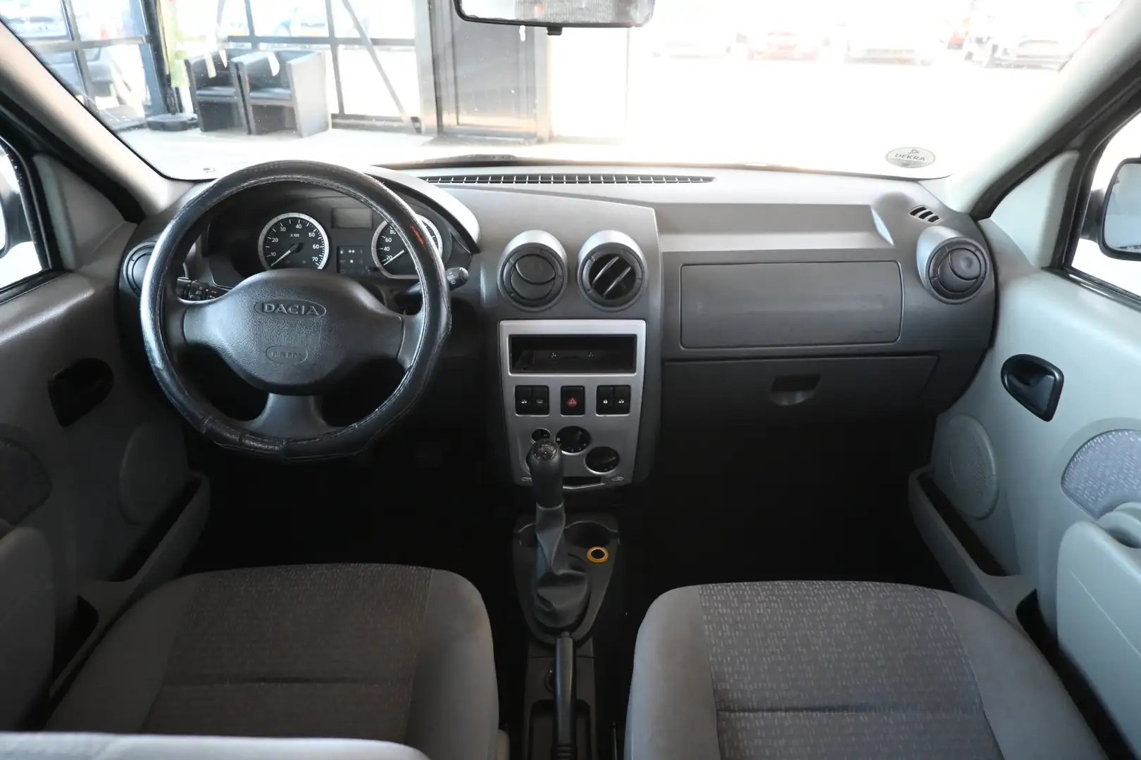 Dacia Logan MCV 1.6-16V Lauréate 7 Persoons Airco Trekhaak All siva - 2