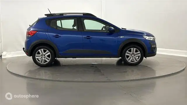 Dacia Sandero view 4