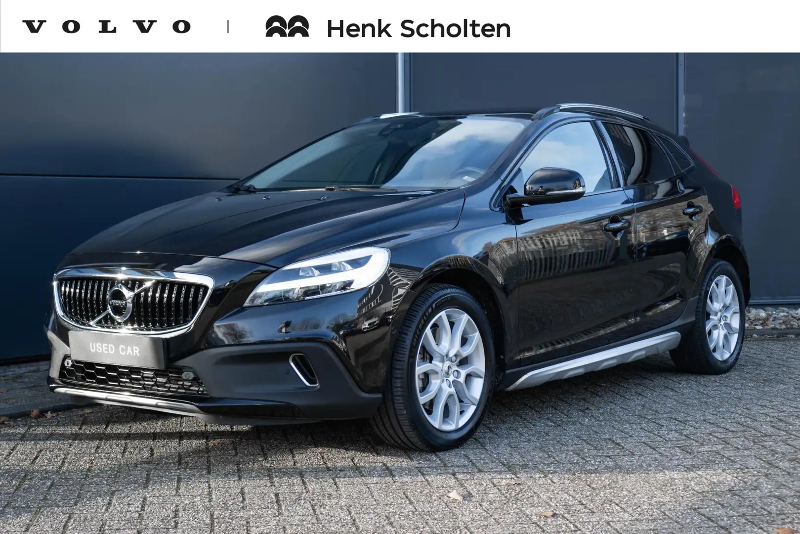 Volvo V40 Cross Country T3 Automaat Polar+ Luxury | Panoramadak| Afneembar Zwart - 1