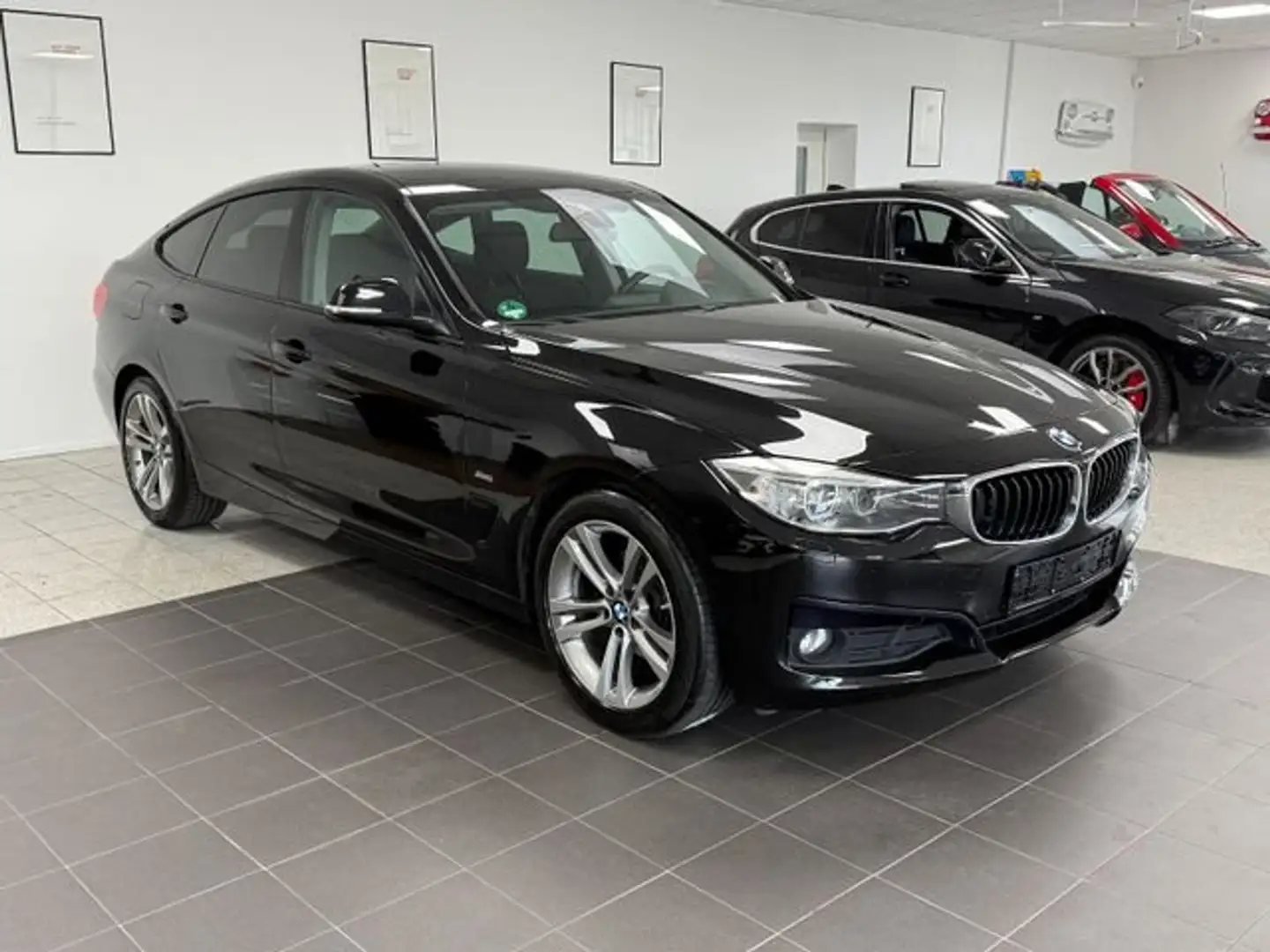 BMW 320 BMW Gran Turismo 320d xDrive Sport Line/8Fach/Kam. Schwarz - 2