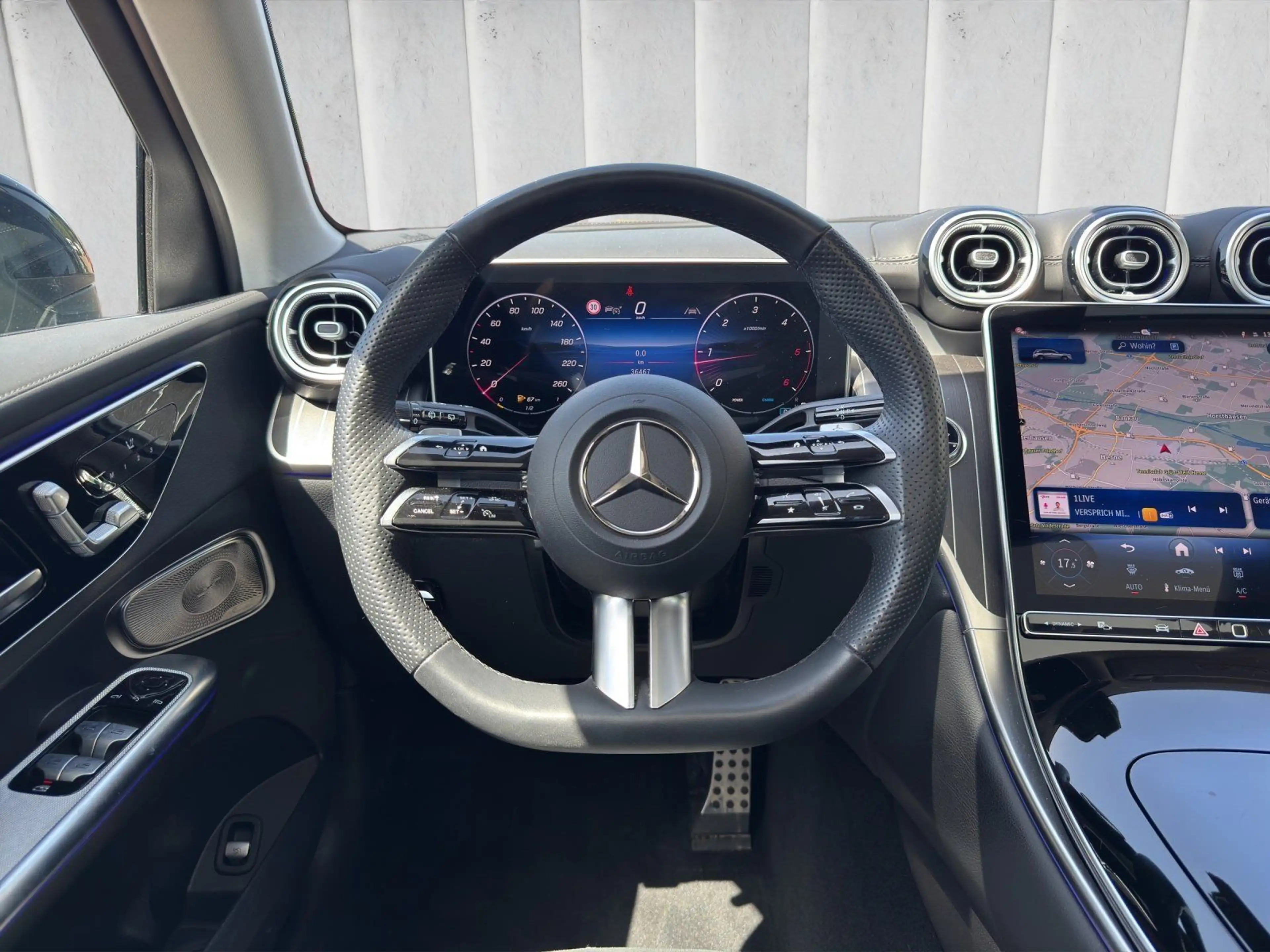 Mercedes-Benz GLC 300 d Edition AMG Panorama BUR AHK DIS 20" — photo 10