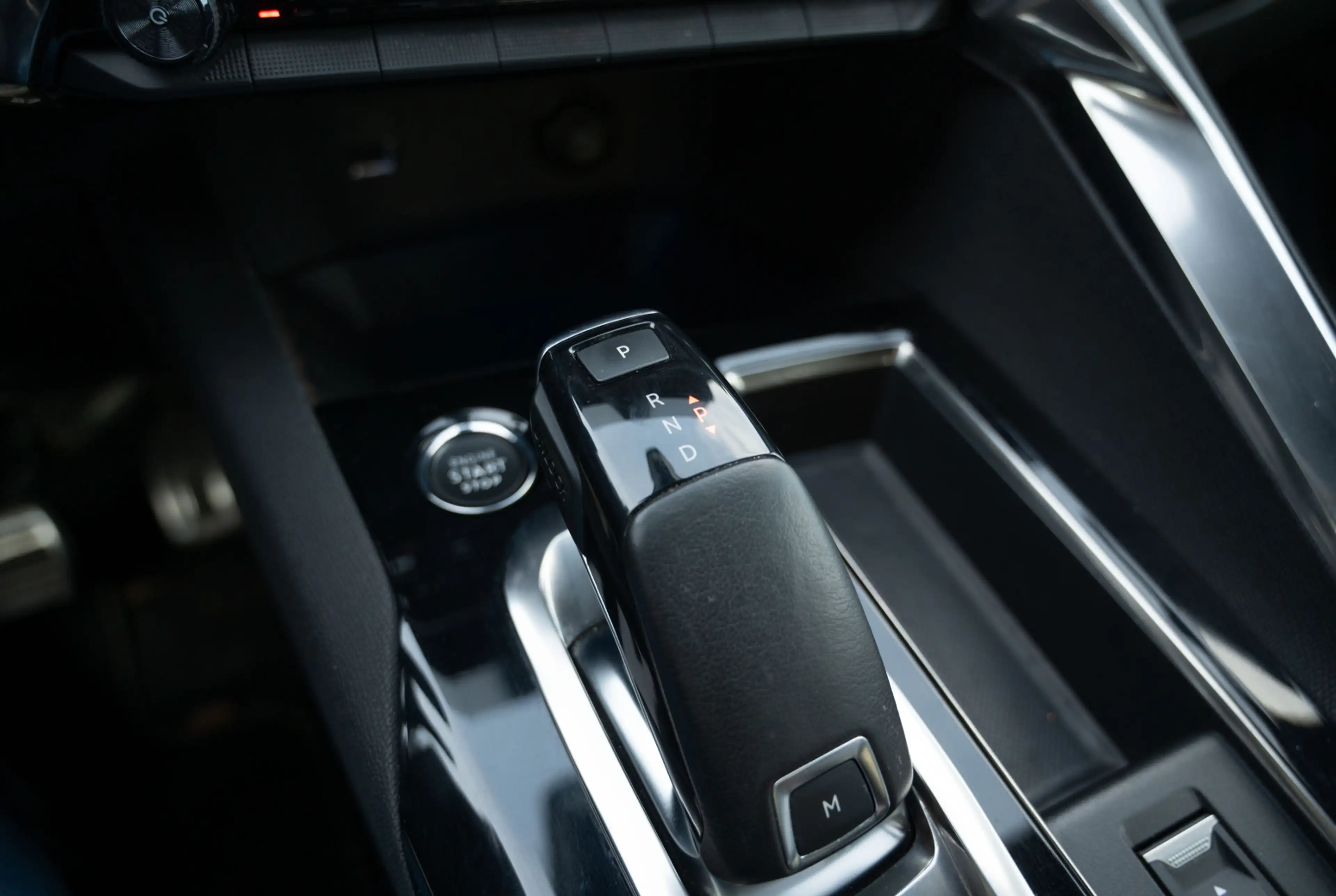 Peugeot 3008 GT 1.2 PureTech 130 EAT8 *ELEKT. HECKKLAPPE*360° KAMERA* — photo 12
