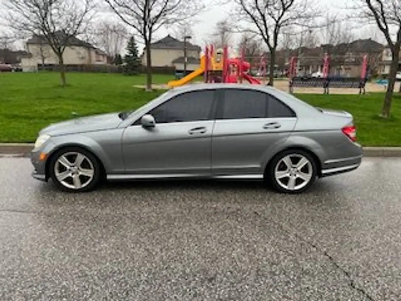Mercedes-Benz C-Class снимка Mercedes-Benz C-Class