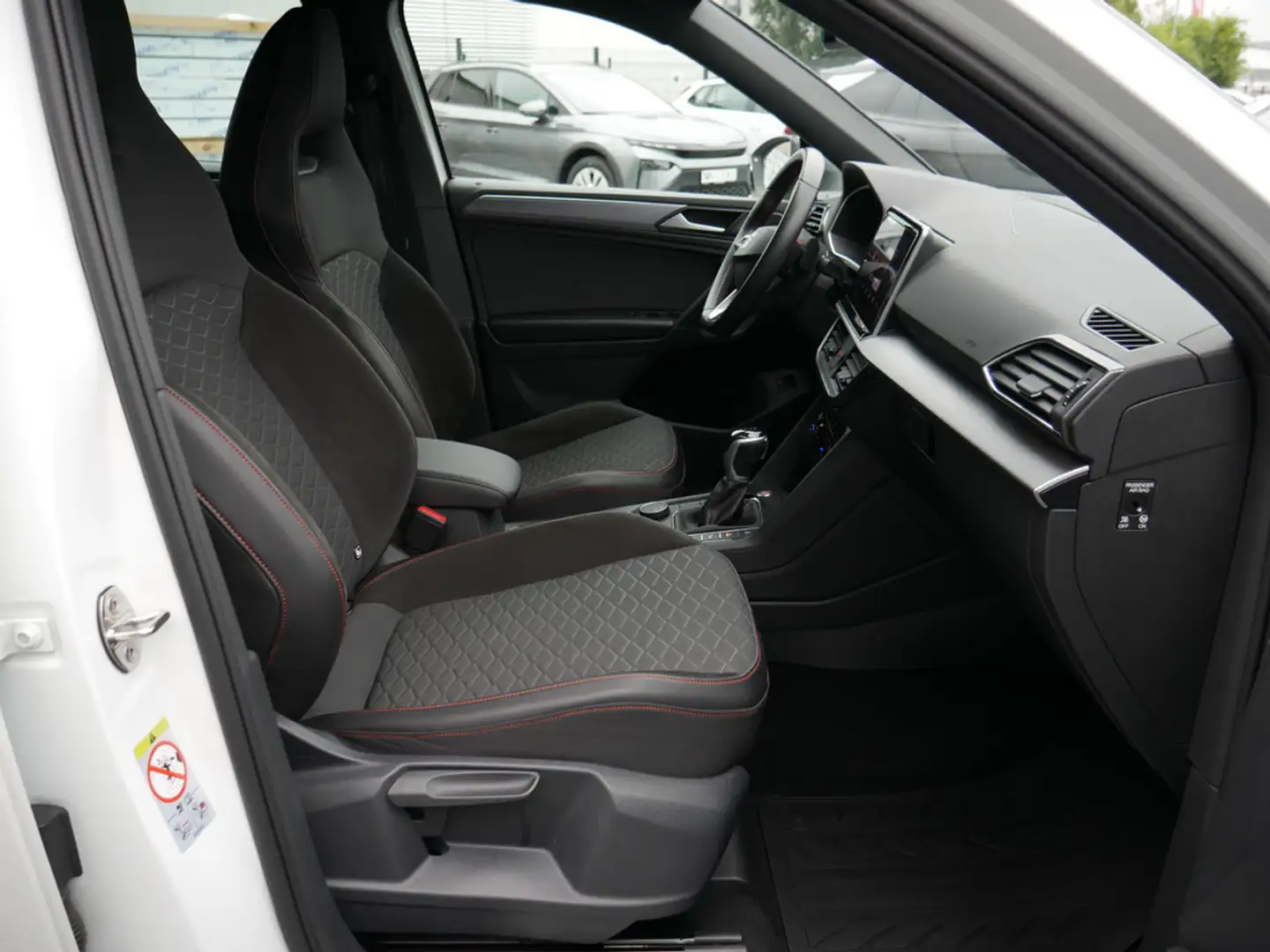 SEAT Tarraco 1.4 TSI FR e-Hybrid NAVI AHK ACC LED Weiß - 2