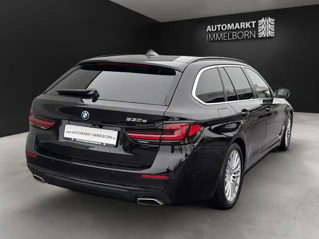 BMW 5 Series view 7