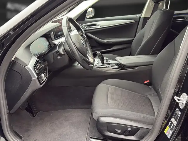 BMW 5 Series view 12