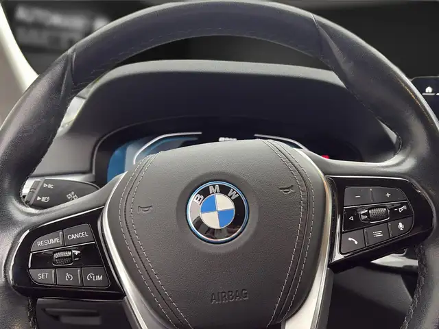 BMW 5 Series view 15