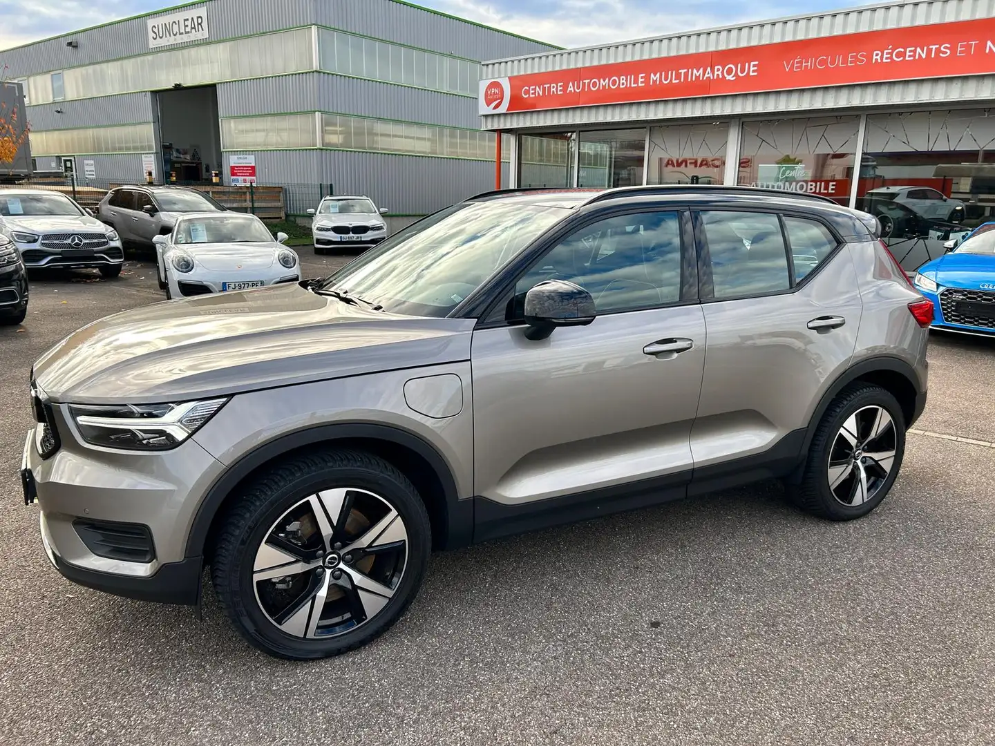 Volvo XC40 T4 Recharge 129+82 ch DCT7 R-Design Beige - 1