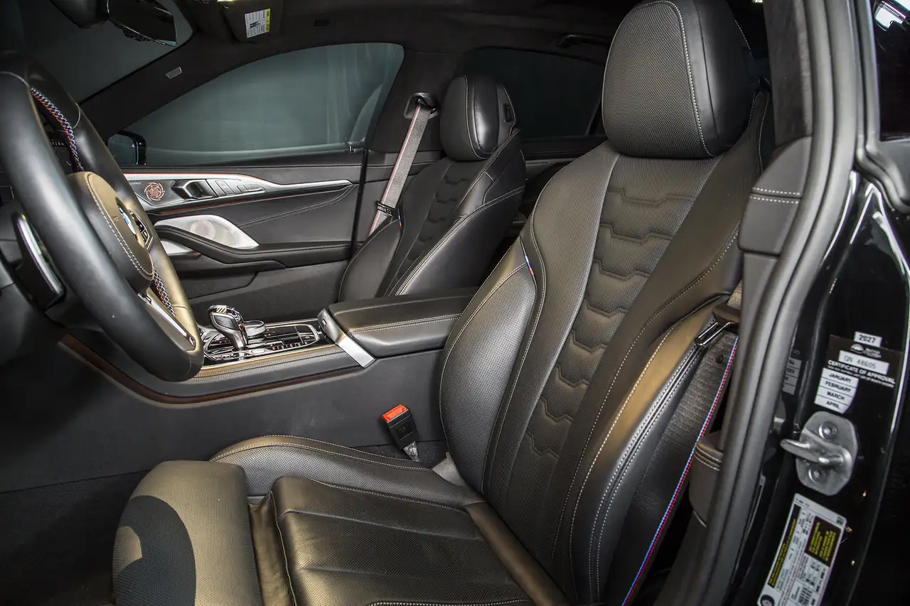 BMW 8 Series снимка BMW 8 Series