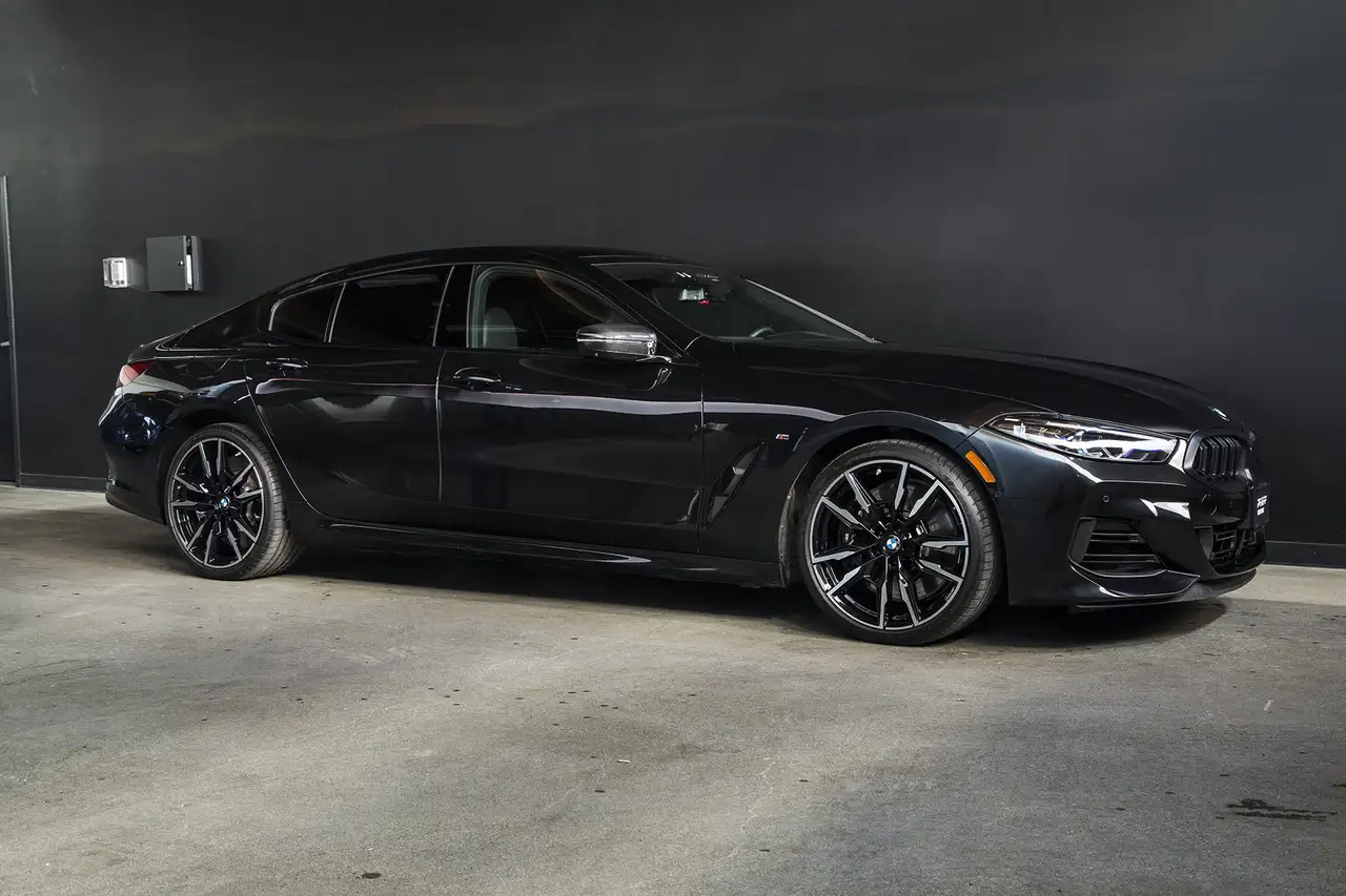BMW 8 Series снимка BMW 8 Series