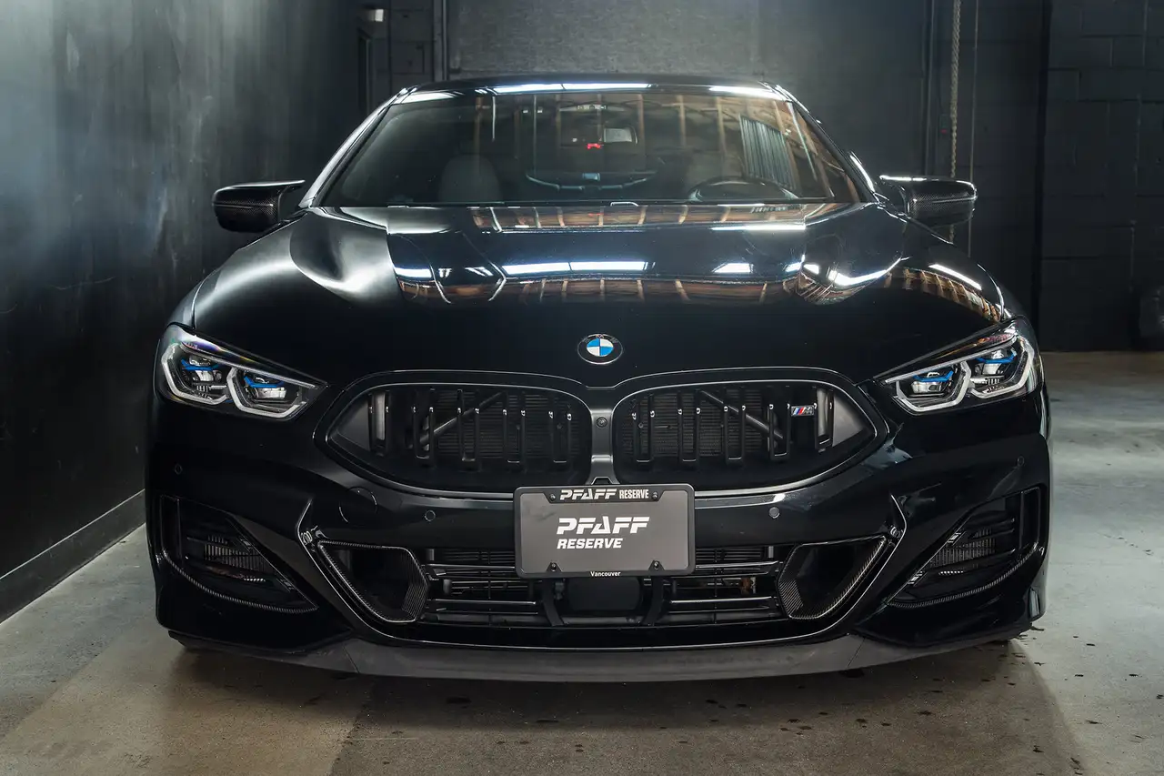 BMW 8 Series снимка BMW 8 Series