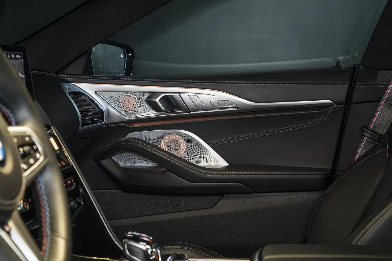 BMW 8 Series снимка BMW 8 Series