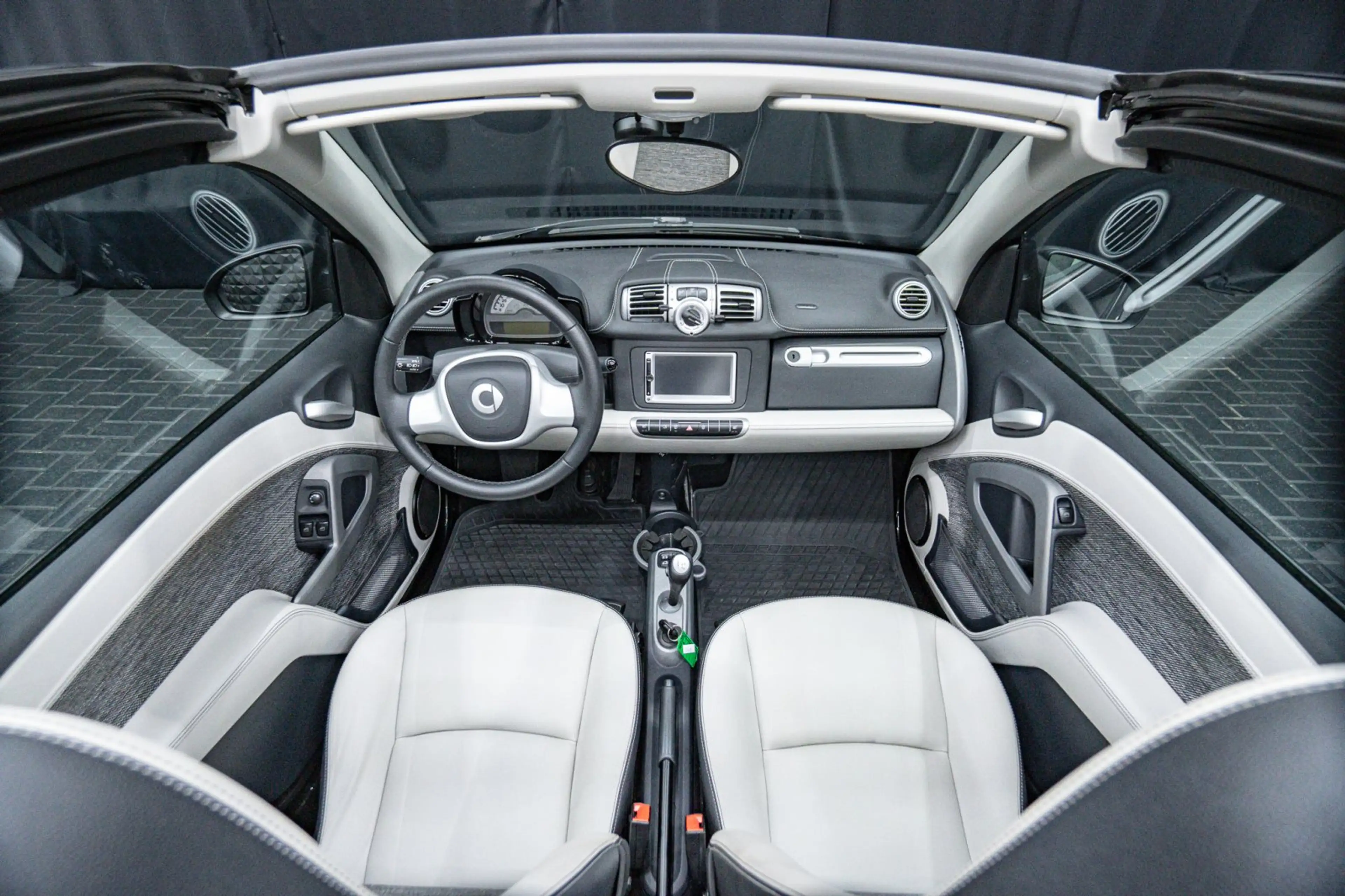 smart forTwo Cabrio Servo Klima shz Leder passion — photo 15