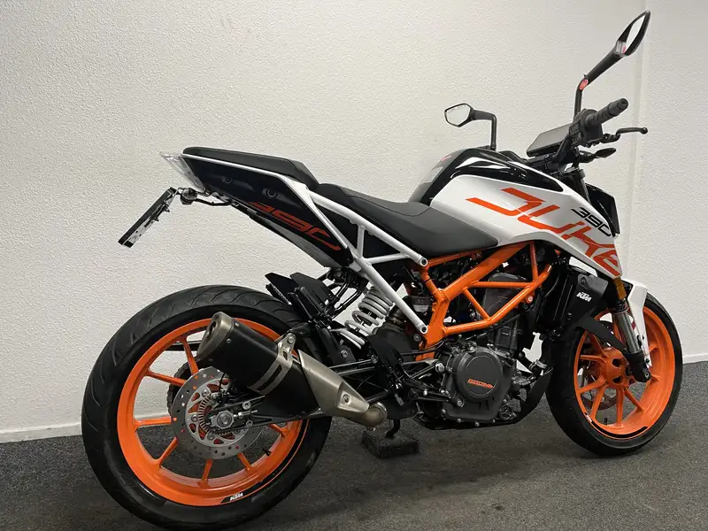 KTM 390 Duke - foto 4