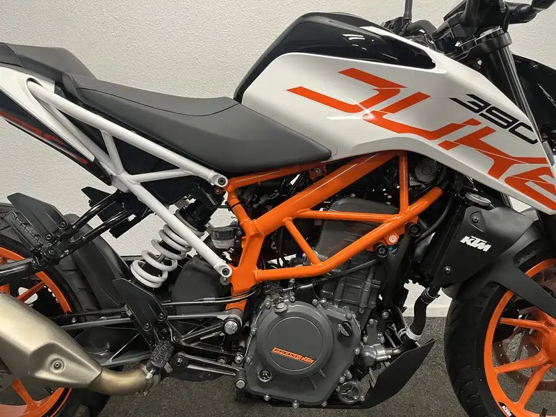 KTM 390 Duke - foto 7