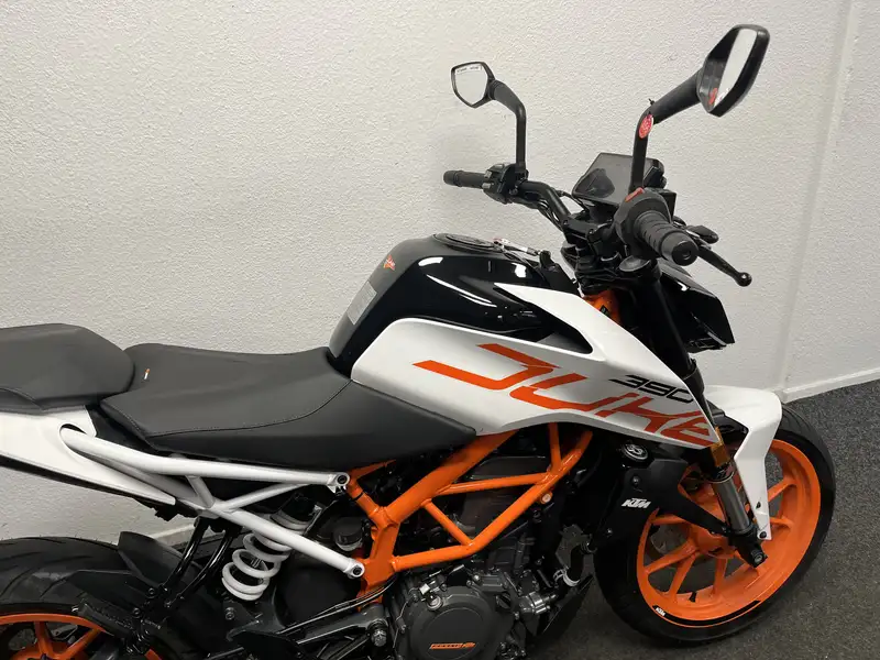KTM 390 Duke - foto 8