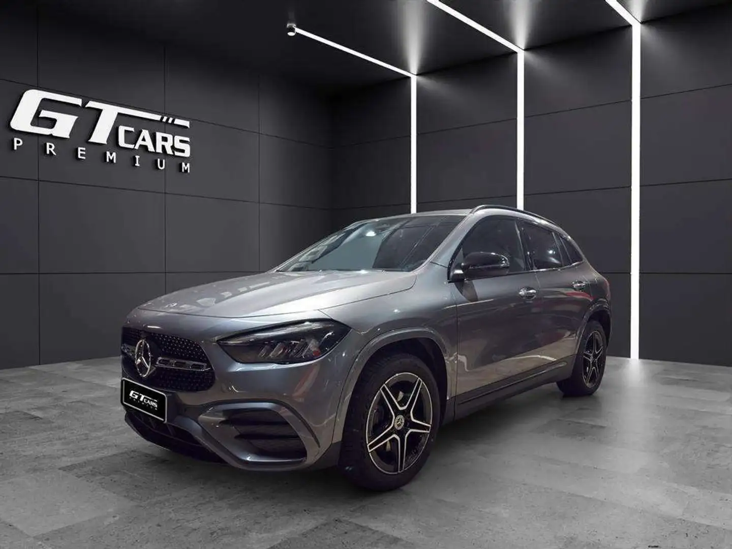Mercedes-Benz GLA 45 AMG 250e Gris - 1