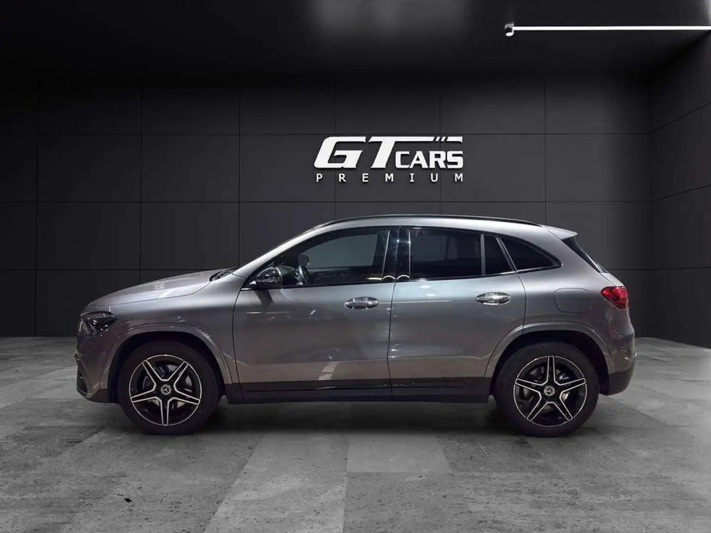 Mercedes-Benz GLA 45 AMG 250e Gris - 2