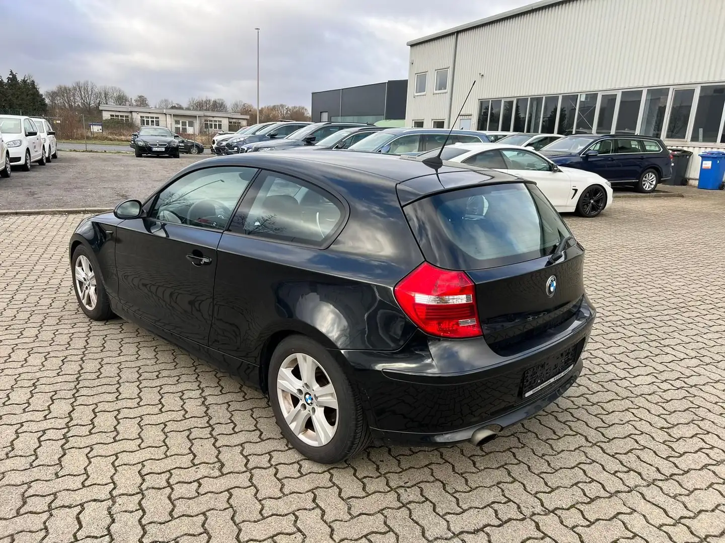 BMW 120 i-XENON-KLIMA-SPORTSITZE Noir - 2