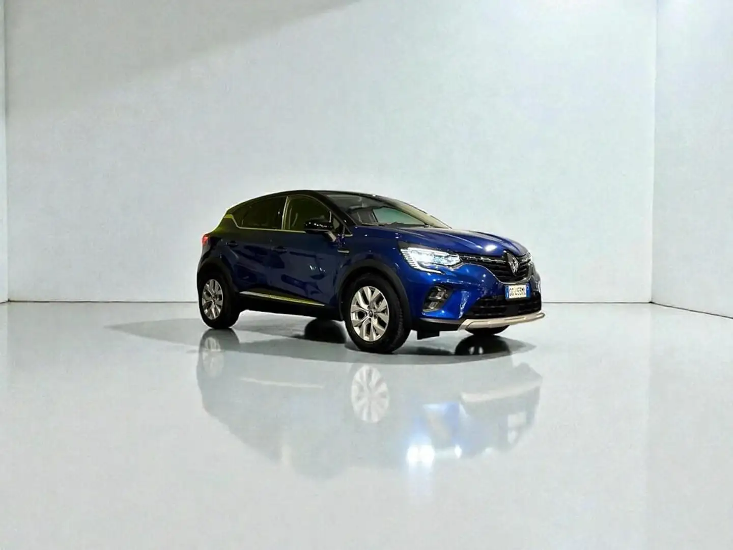 Renault Captur 1.6 plug-in hybrid Intens E-Tech 160cv auto Blanc - 1