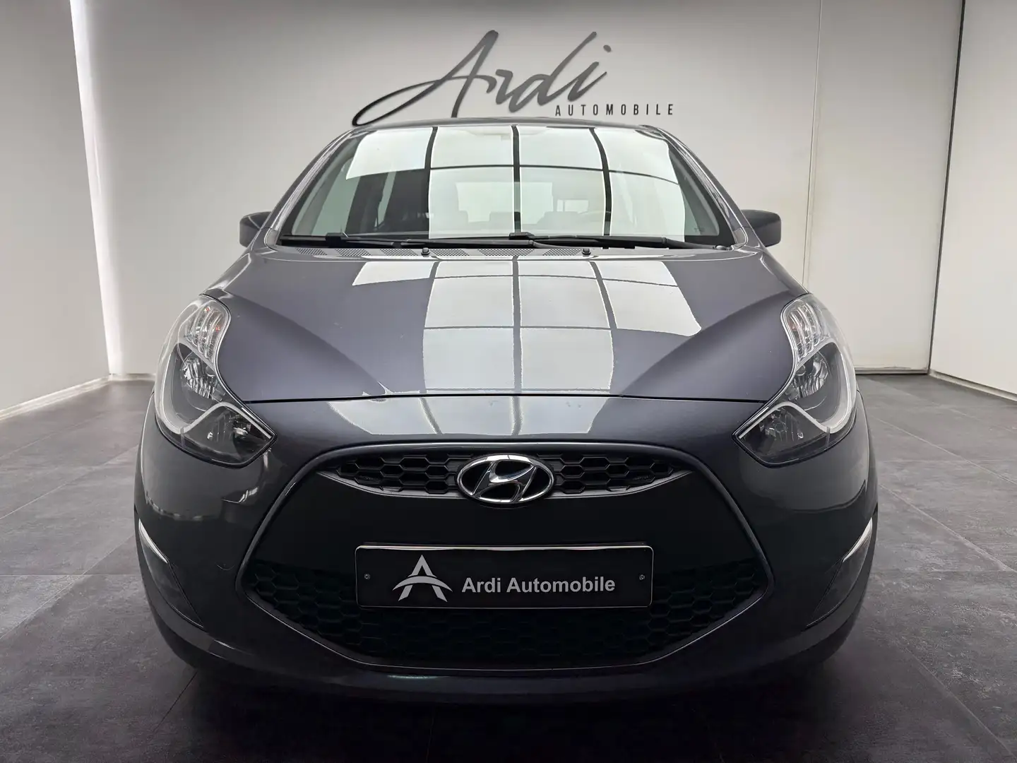 Hyundai iX20 1.6i*CAMERA*GPS*SIEGES + VOL CHAUFF*GARANTIE* Grijs - 2