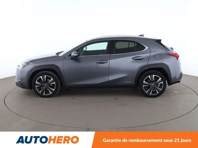 Lexus UX view 3