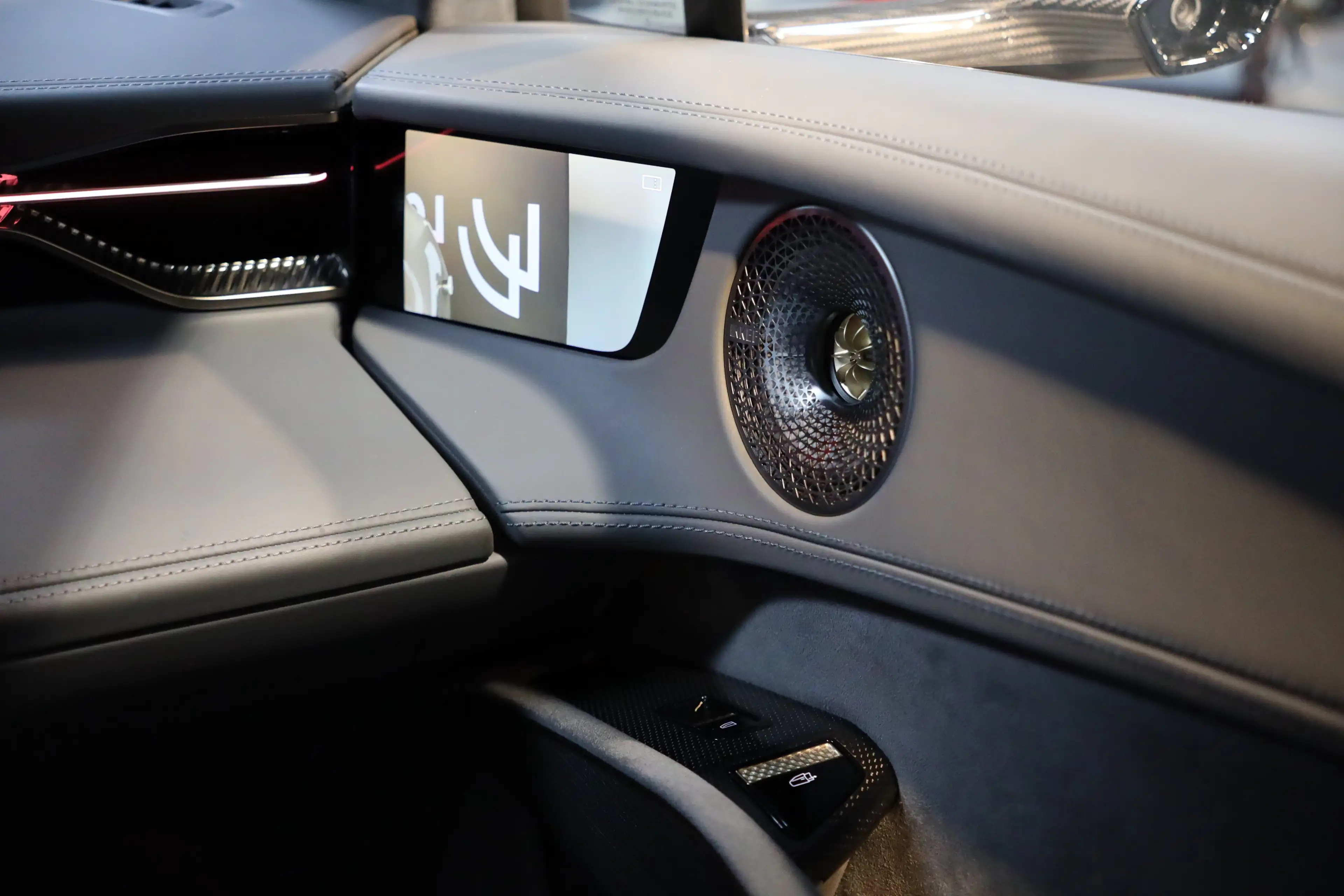 Lotus Eletre S — photo 12