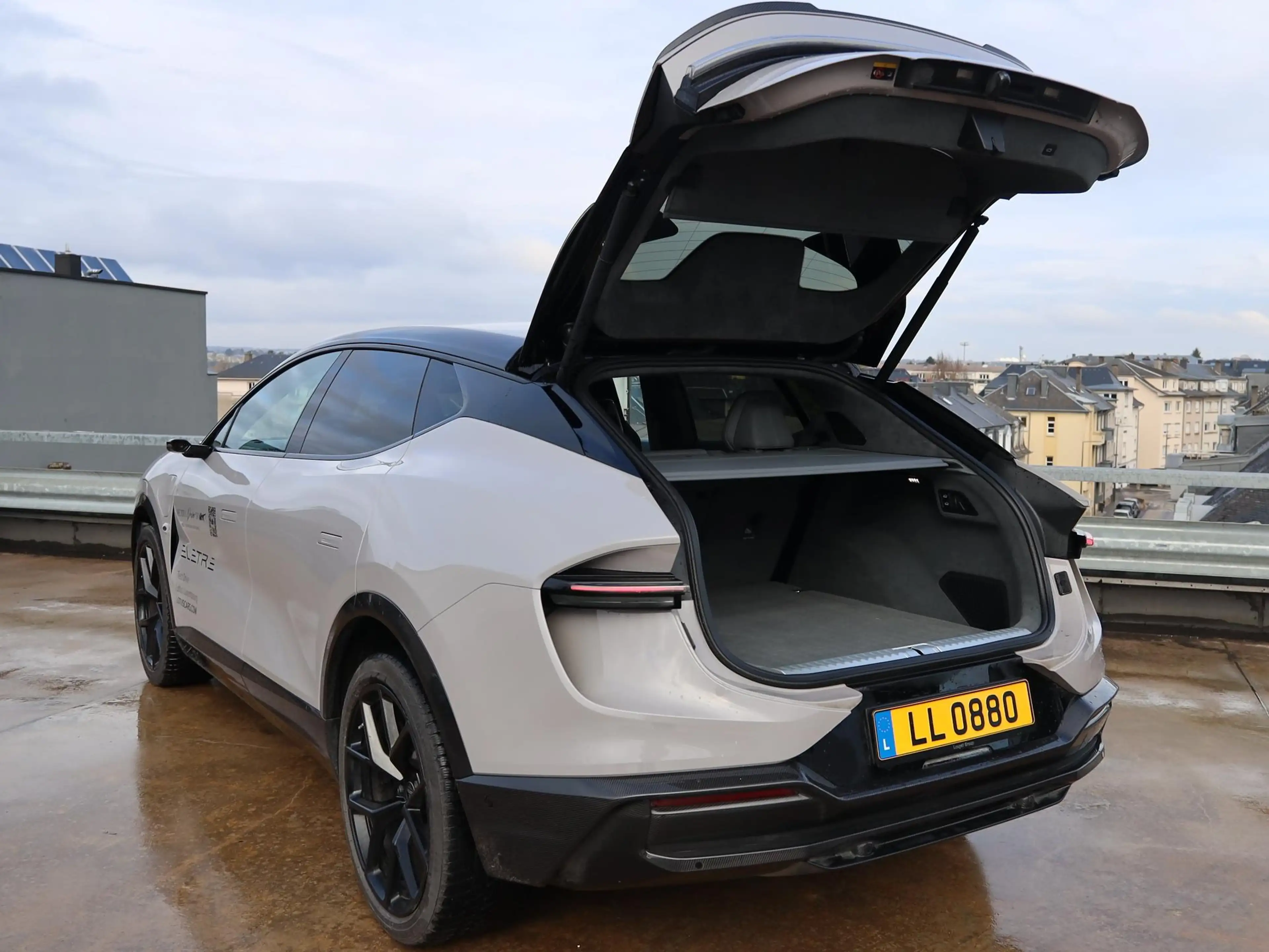 Lotus Eletre S — photo 10