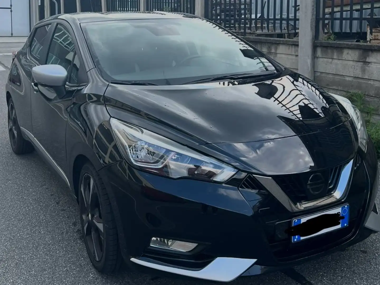 Nissan Micra Micra V 2017 0.9 Tekna 90cv Nero - 1