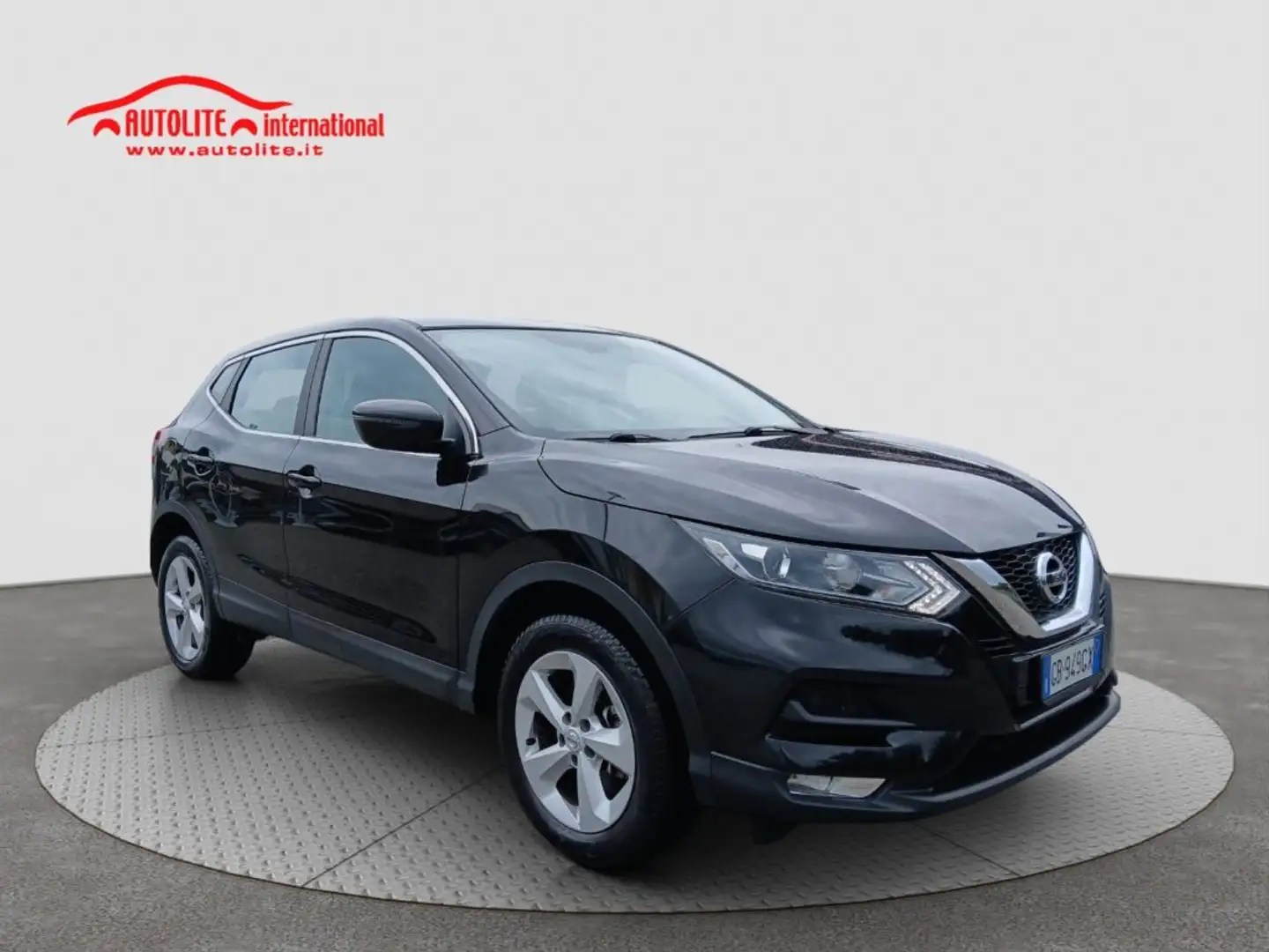 Nissan Qashqai 1.3 DIG-T 140 CV Business Zwart - 2