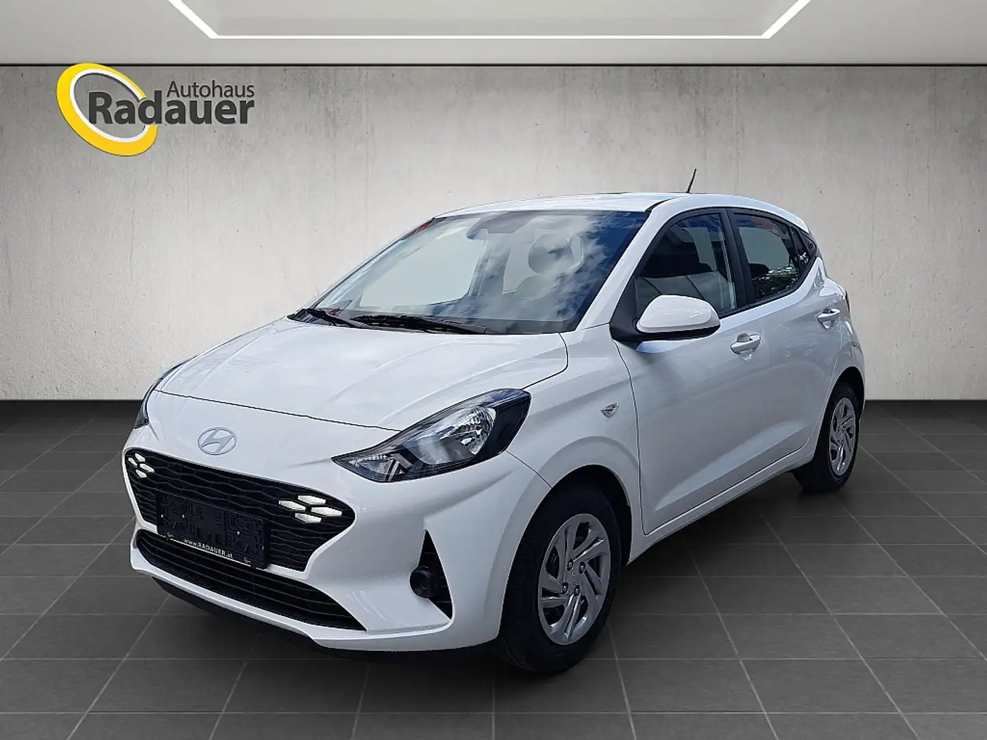 Hyundai i10 1,0 GO Weiß - 1