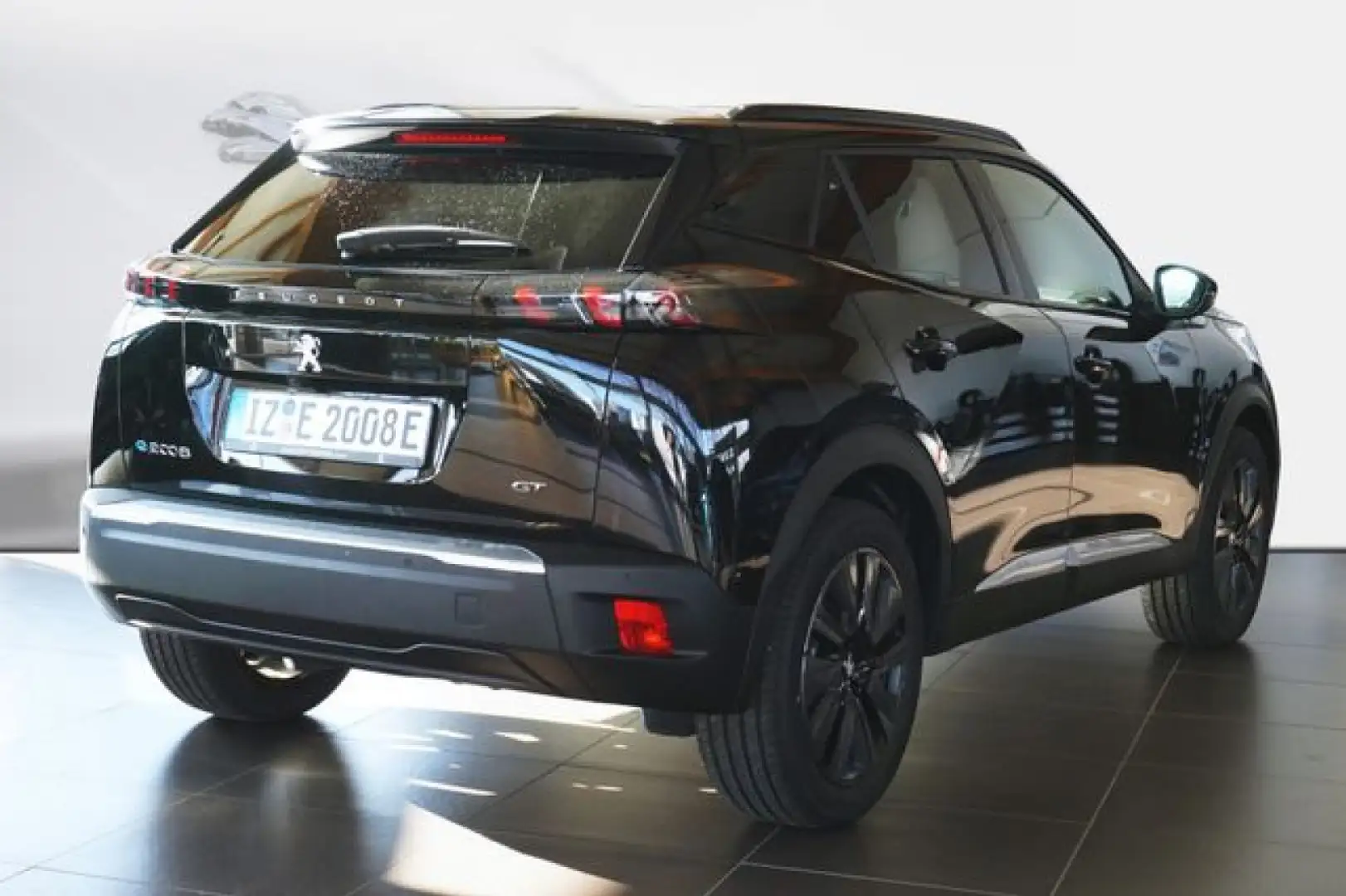 Peugeot 2008 e-GT Pack Schwarz - 2
