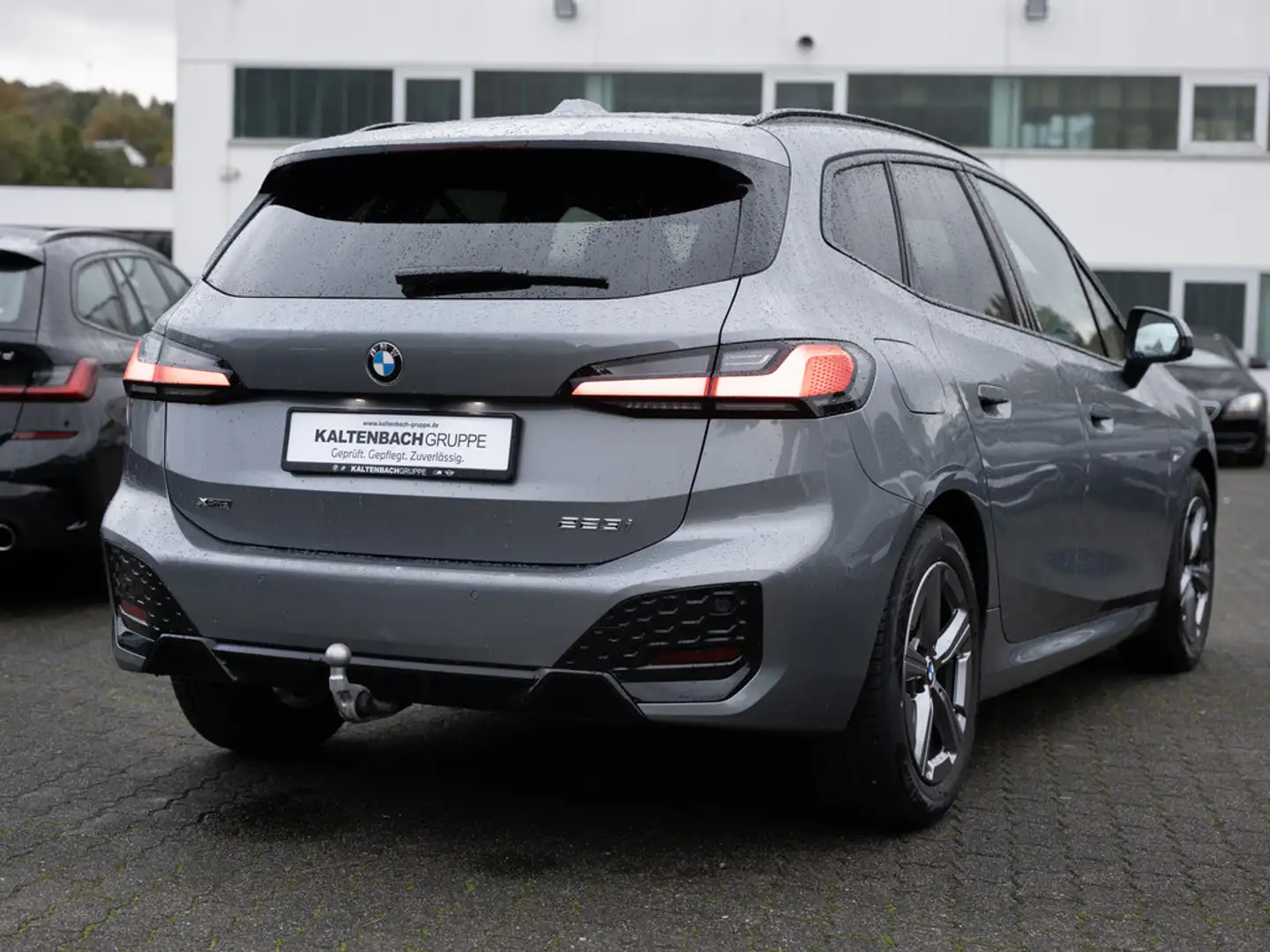 BMW 223 Active Tourer xDrive M-Sport PANO AHK LED Grau - 2
