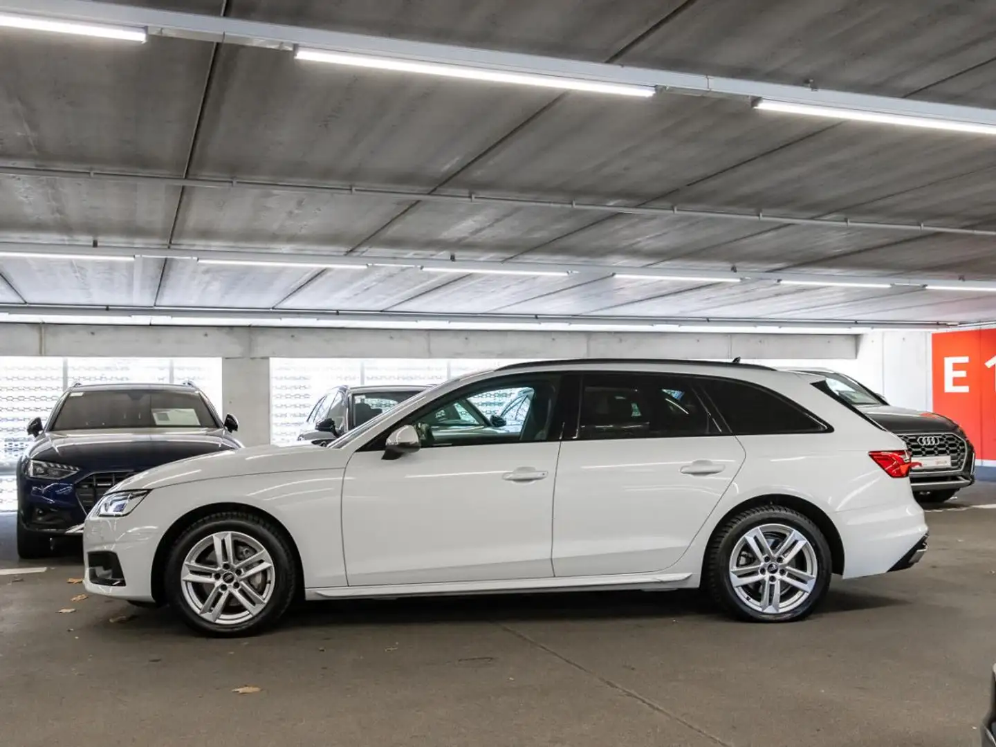 Audi A4 Avant advanced 40 TFSI quattro S tronic AHK Weiß - 2