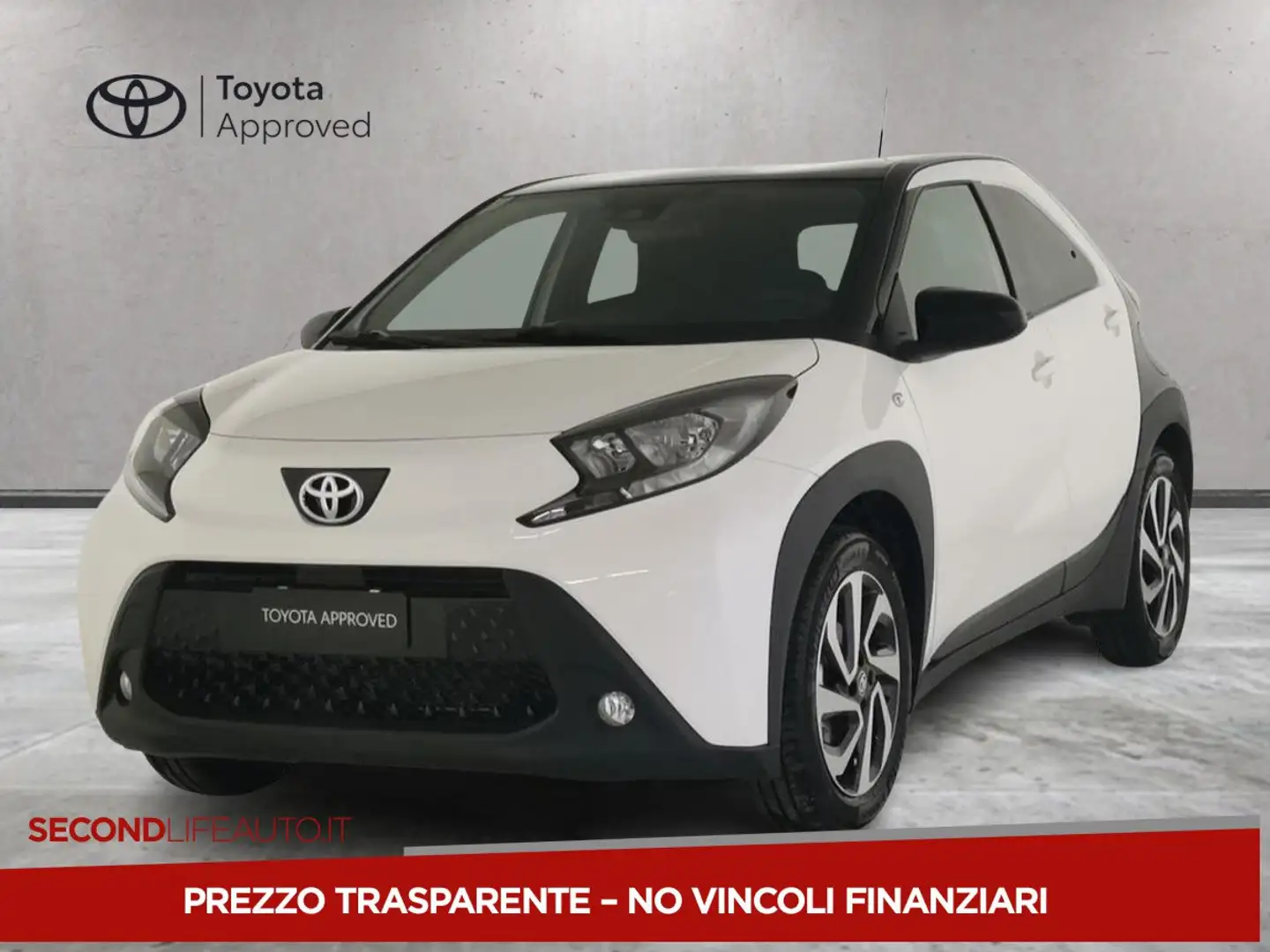 Toyota Aygo X 1.0 Trend 72cv s-cvt Bianco - 1