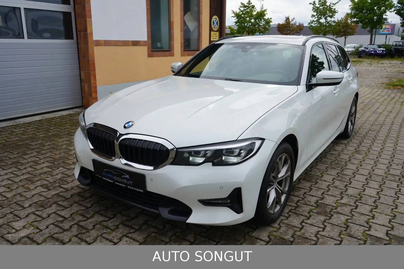 BMW 320 d T. Aut. Sport Line*1.HAND*LED*DAB*PANORAMA* Weiß - 1