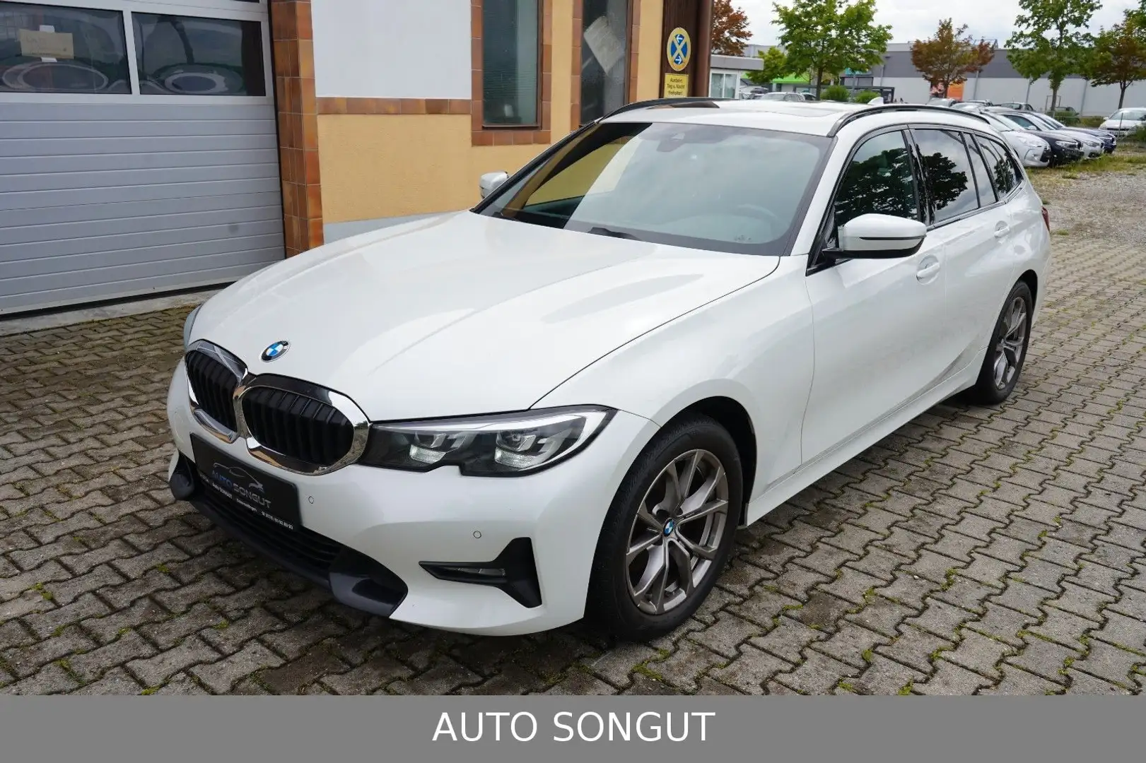 BMW 320 d T. Aut. Sport Line*1.HAND*LED*DAB*PANORAMA* Weiß - 2