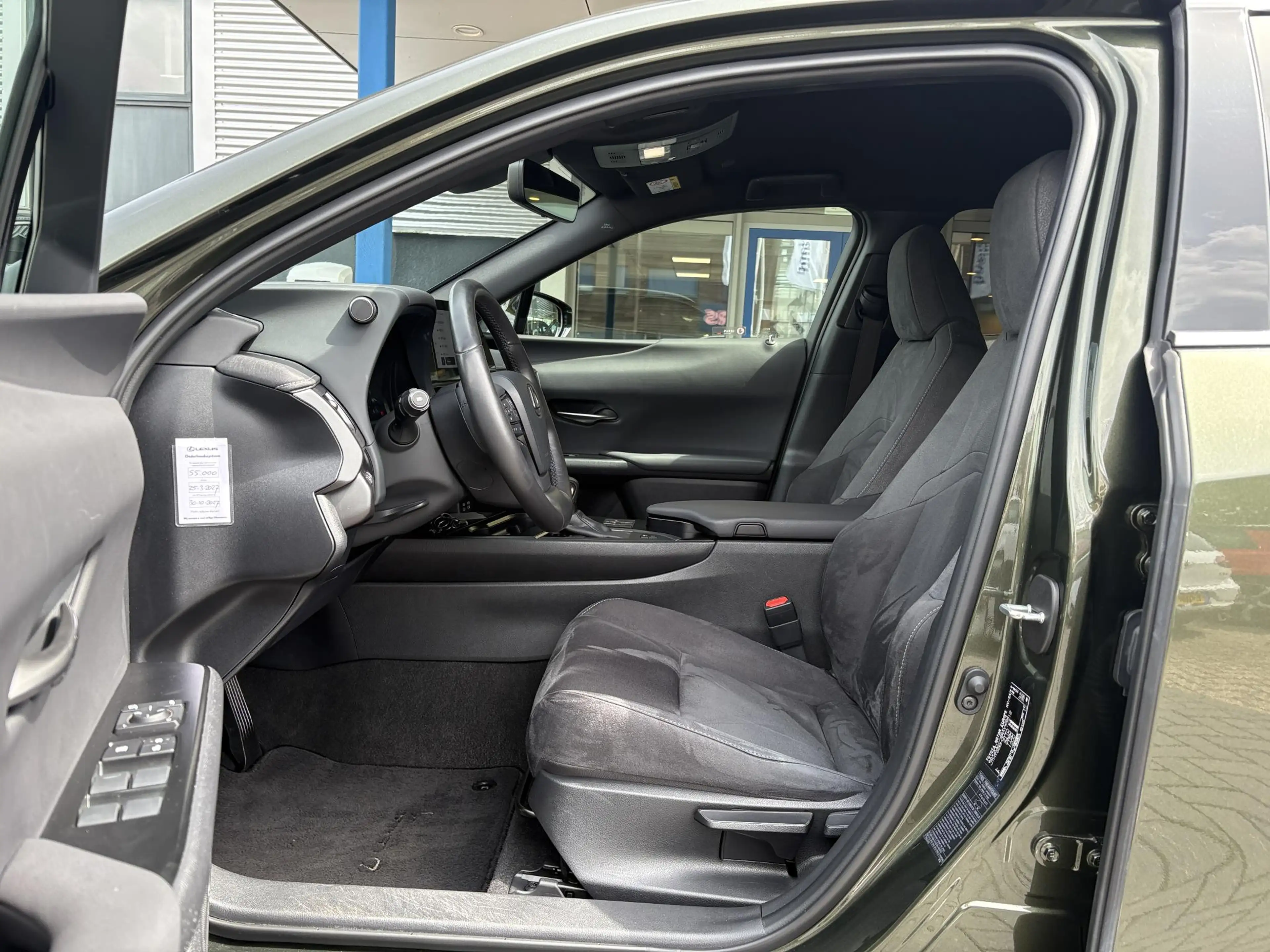 Lexus UX 250h Preference Line | 184pk | Stoel- & Stuurverwarming — photo 13